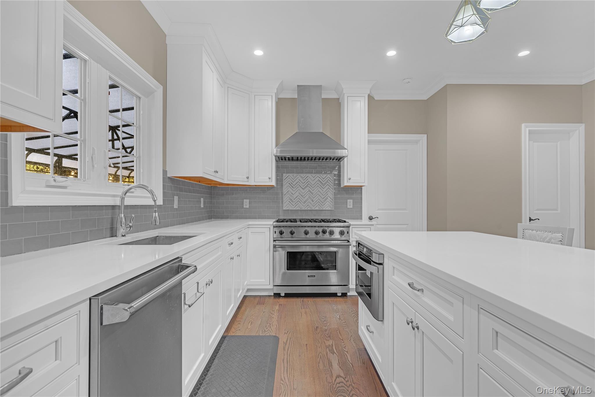 #16 photo, 76 Northern Parkway, Plainview , NY 11803