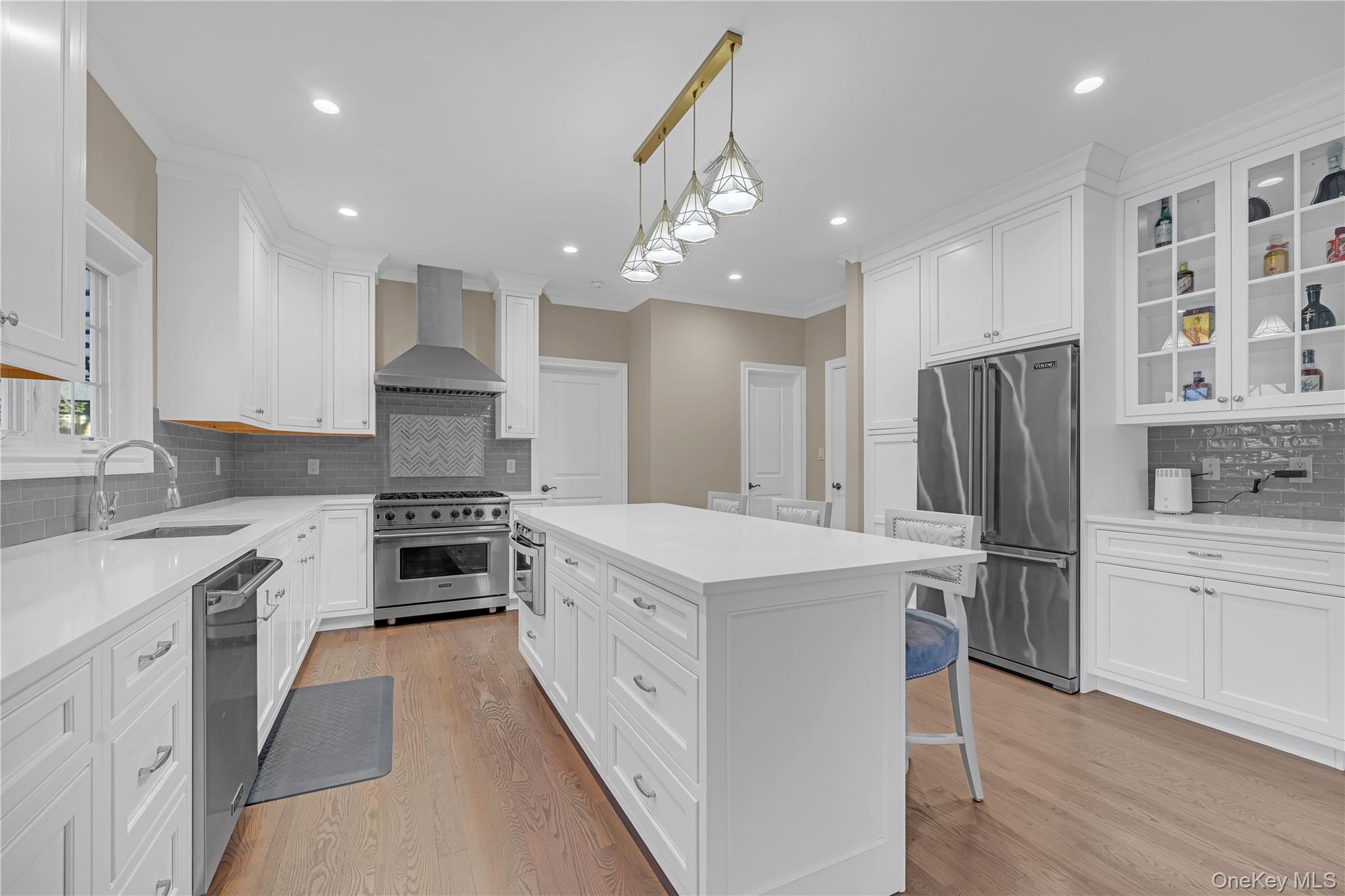 #17 photo, 76 Northern Parkway, Plainview , NY 11803