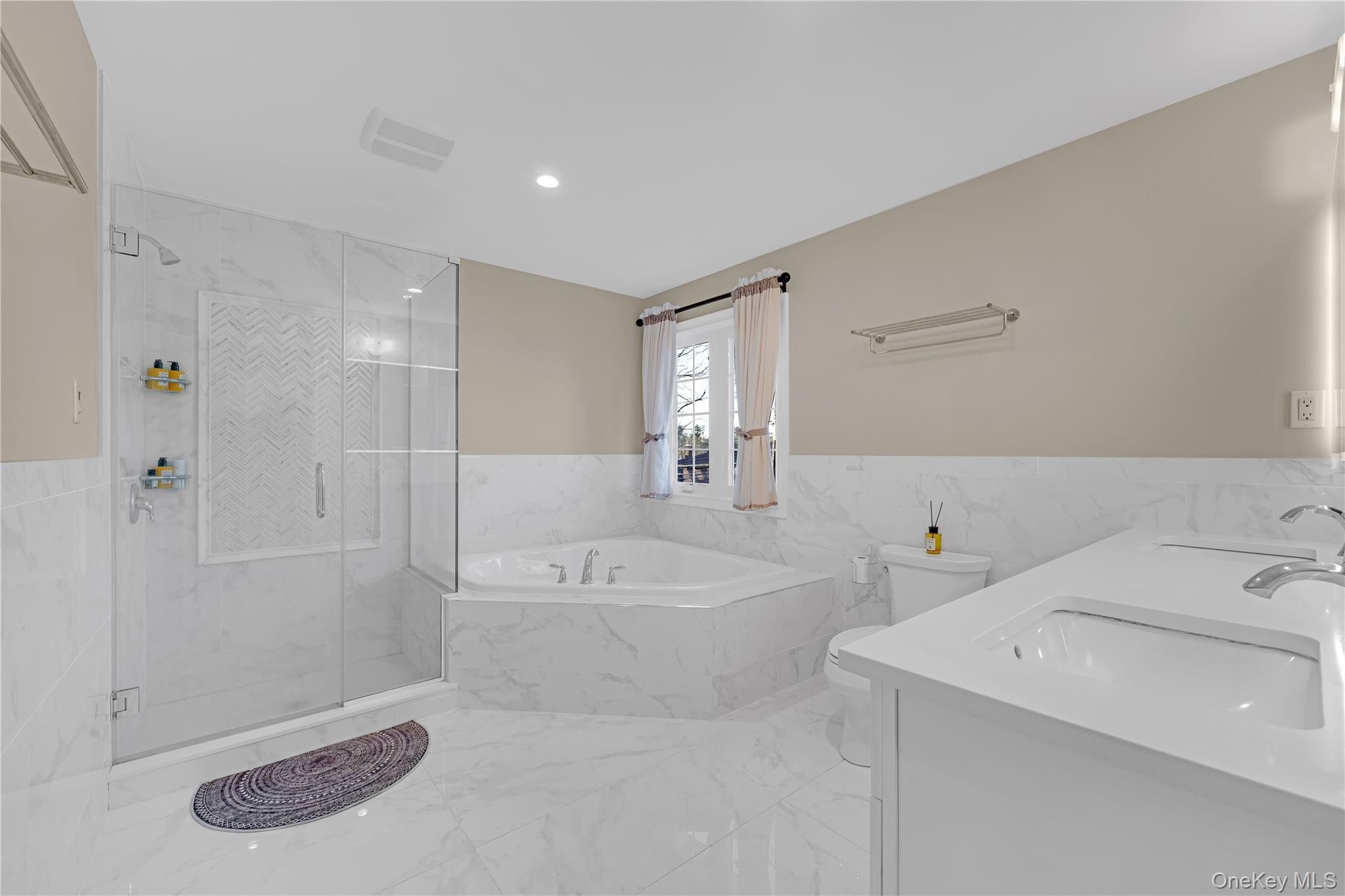 #20 photo, 76 Northern Parkway, Plainview , NY 11803