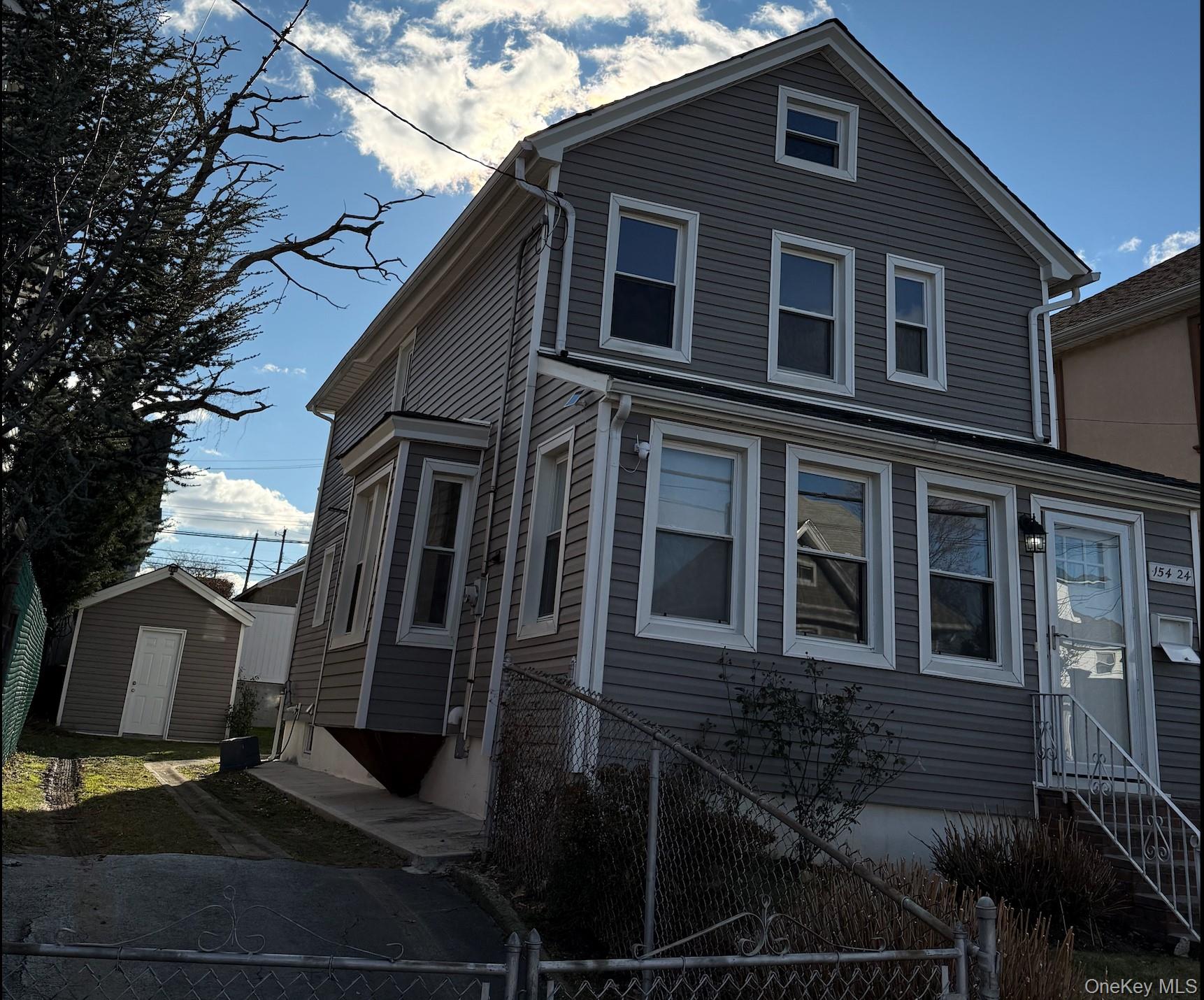 #1 photo, 15424 13th Avenue, कुईंस Beechhurst , NY 11357