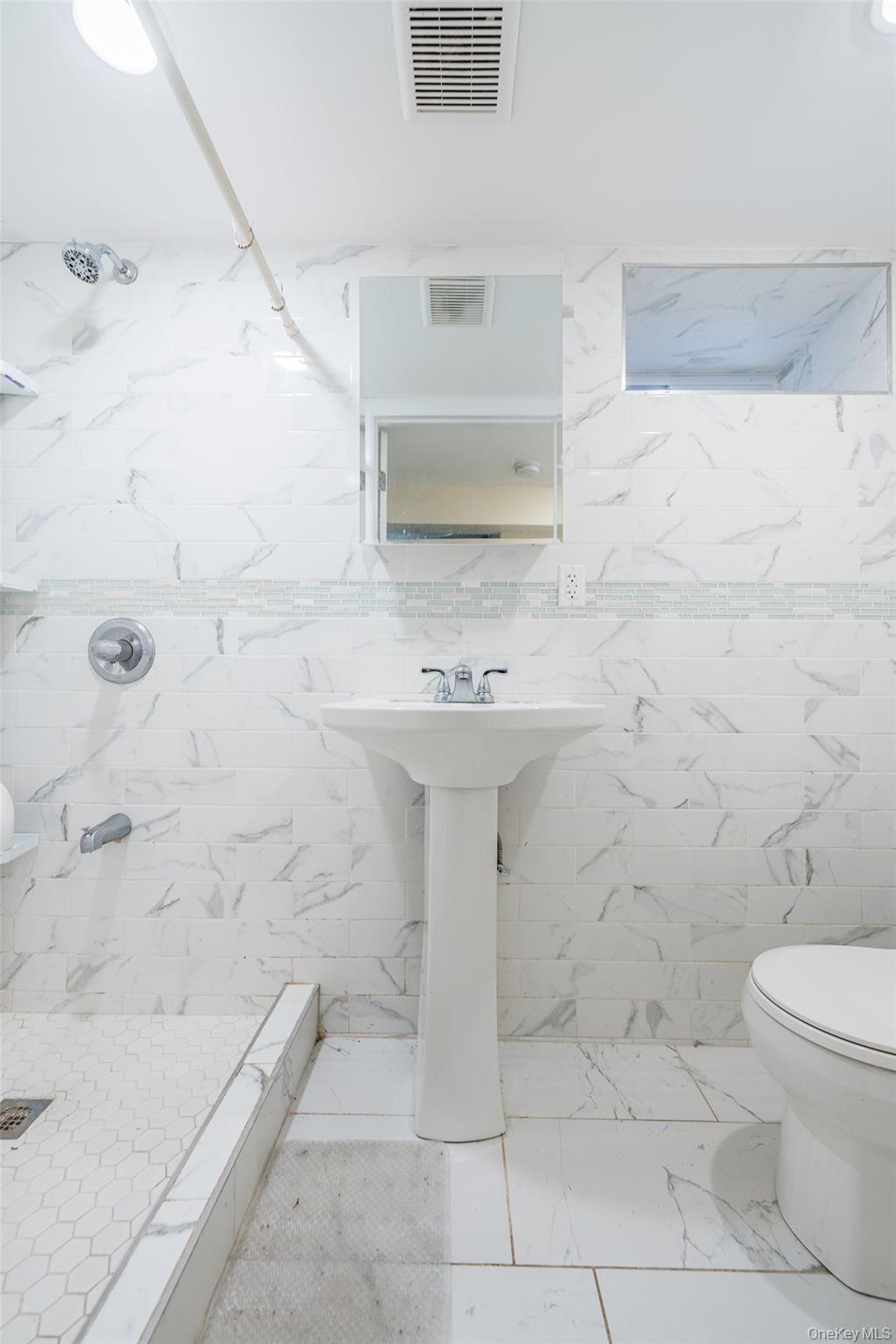 #17 photo, 15424 13th Avenue, كوينز Beechhurst , NY 11357