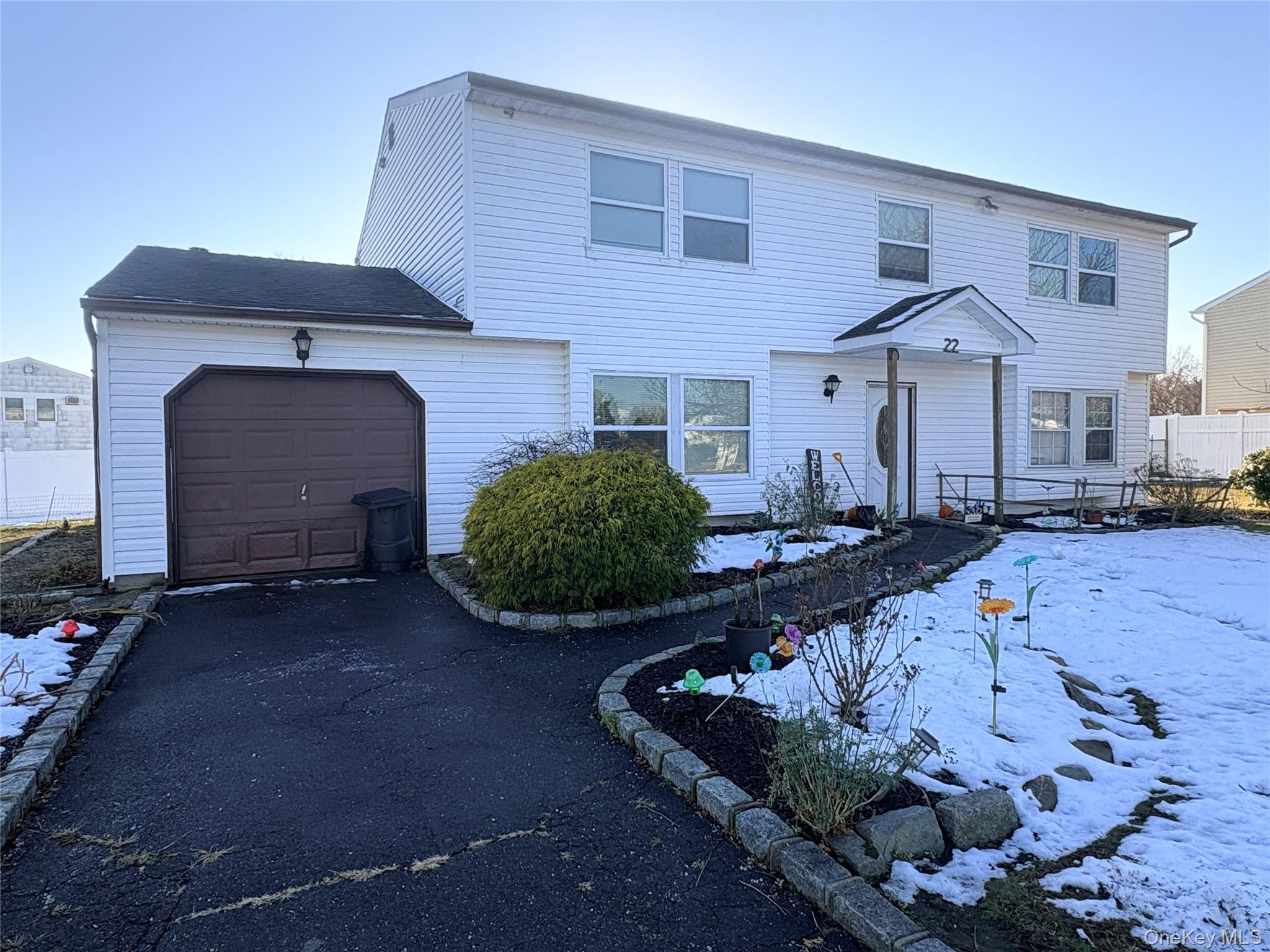 #2 photo, 22 Forte Avenue, מחוז סאפוק Medford , NY 11763