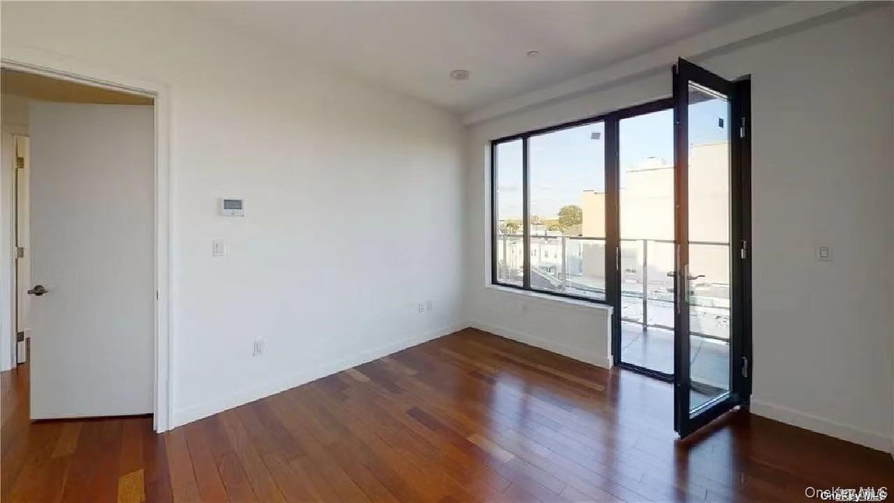 #3 photo, 32-60 106th Street, एल्महर्स्ट East Elmhurst , NY 11369