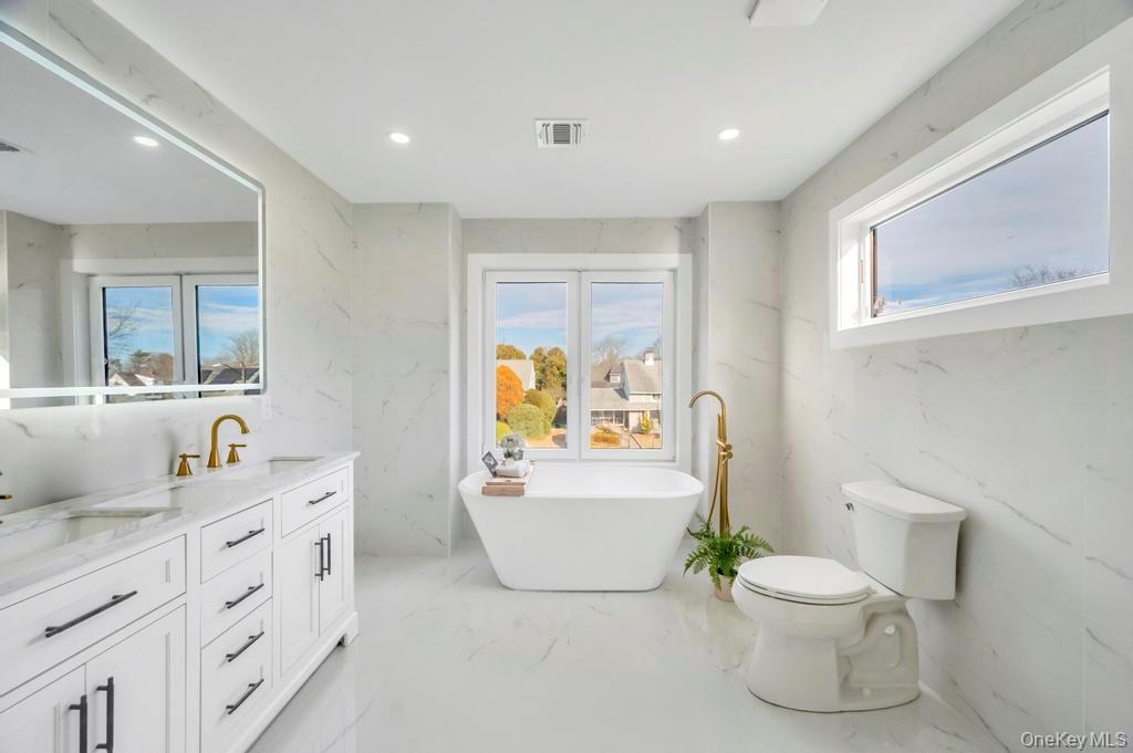 #13 photo, 126 Rim Lane, מחוז נסאו Hicksville , NY 11801