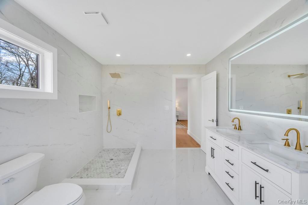 #14 photo, 126 Rim Lane, מחוז נסאו Hicksville , NY 11801