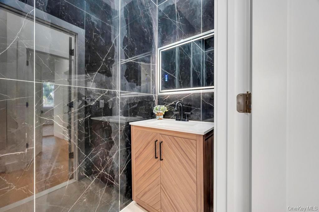 #18 photo, 126 Rim Lane, מחוז נסאו Hicksville , NY 11801