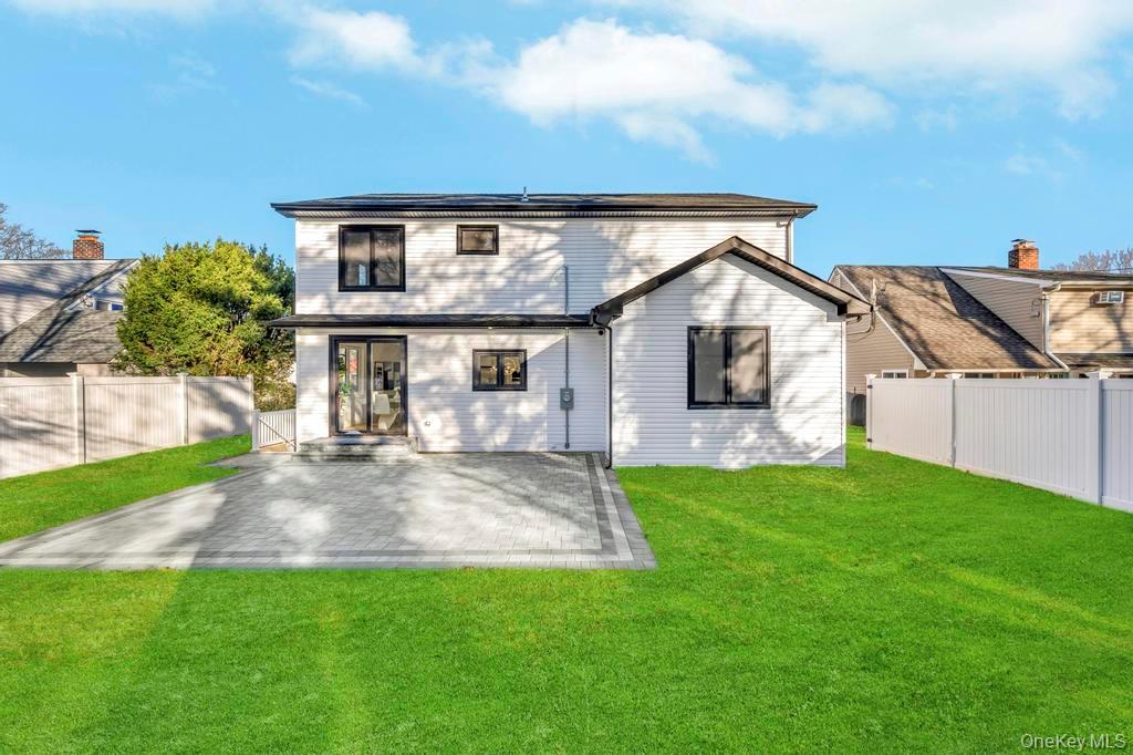 #3 photo, 126 Rim Lane, מחוז נסאו Hicksville , NY 11801