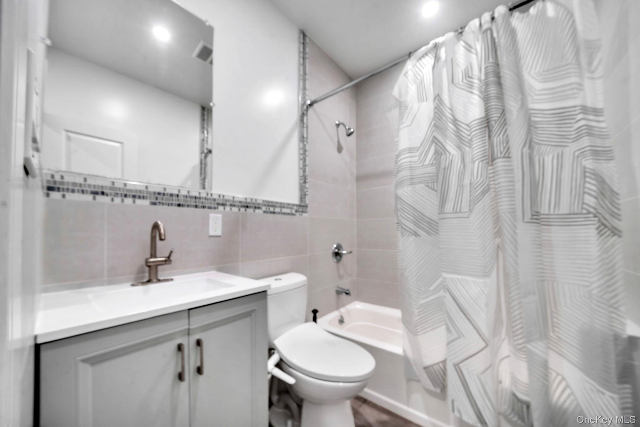 #14 photo, 48 Garden Terrace, 뉴욕주 Spring Valley , NY 10977