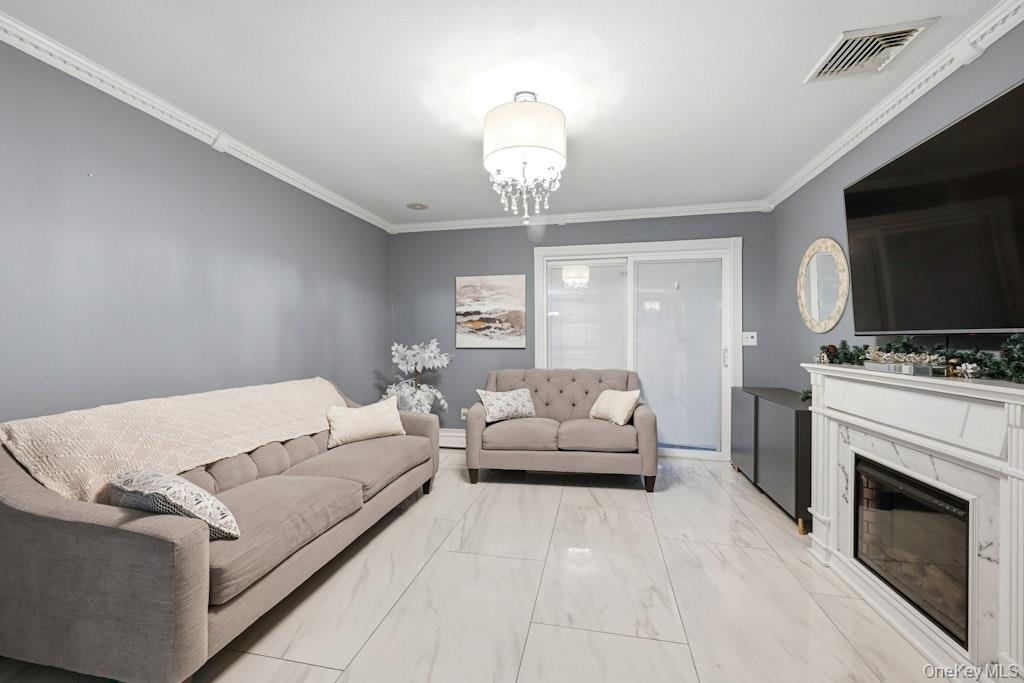 #4 photo, 377 Deer Road, Ronkonkoma , NY 11779