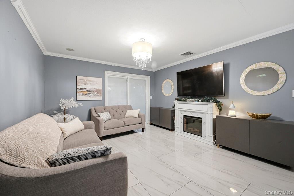 #5 photo, 377 Deer Road, Ronkonkoma , NY 11779