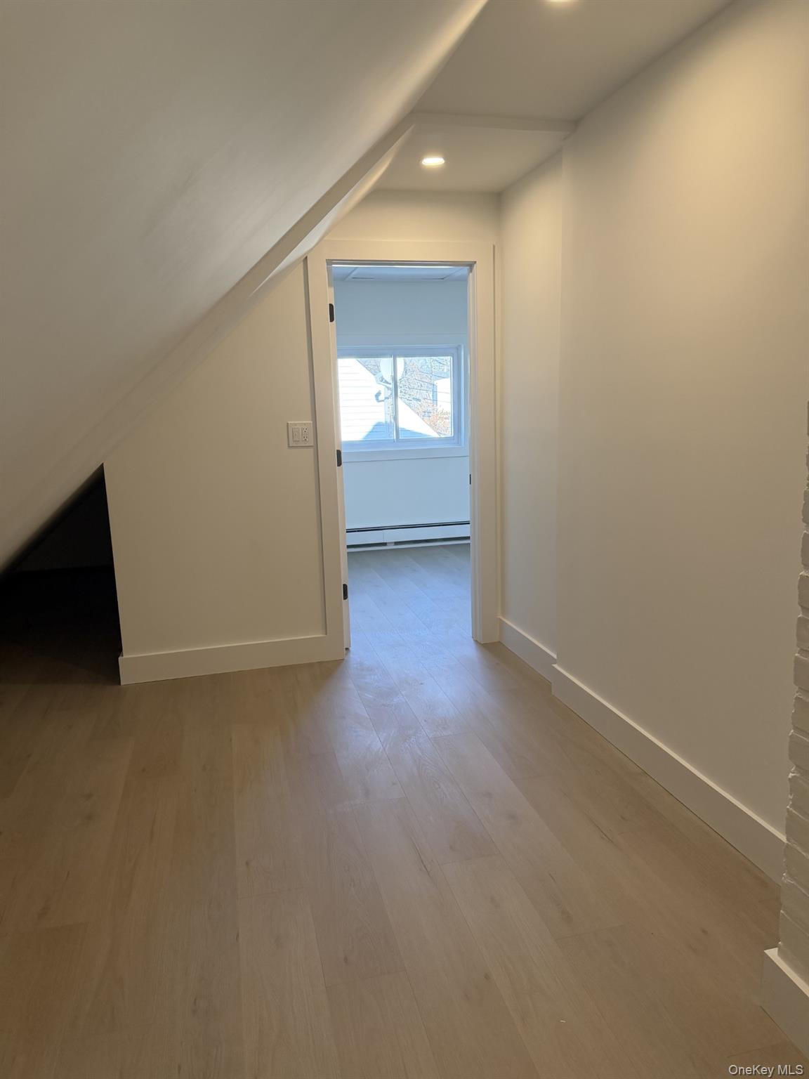 #20 photo, 15 Bond Lane, ناسو Hicksville , NY 11801