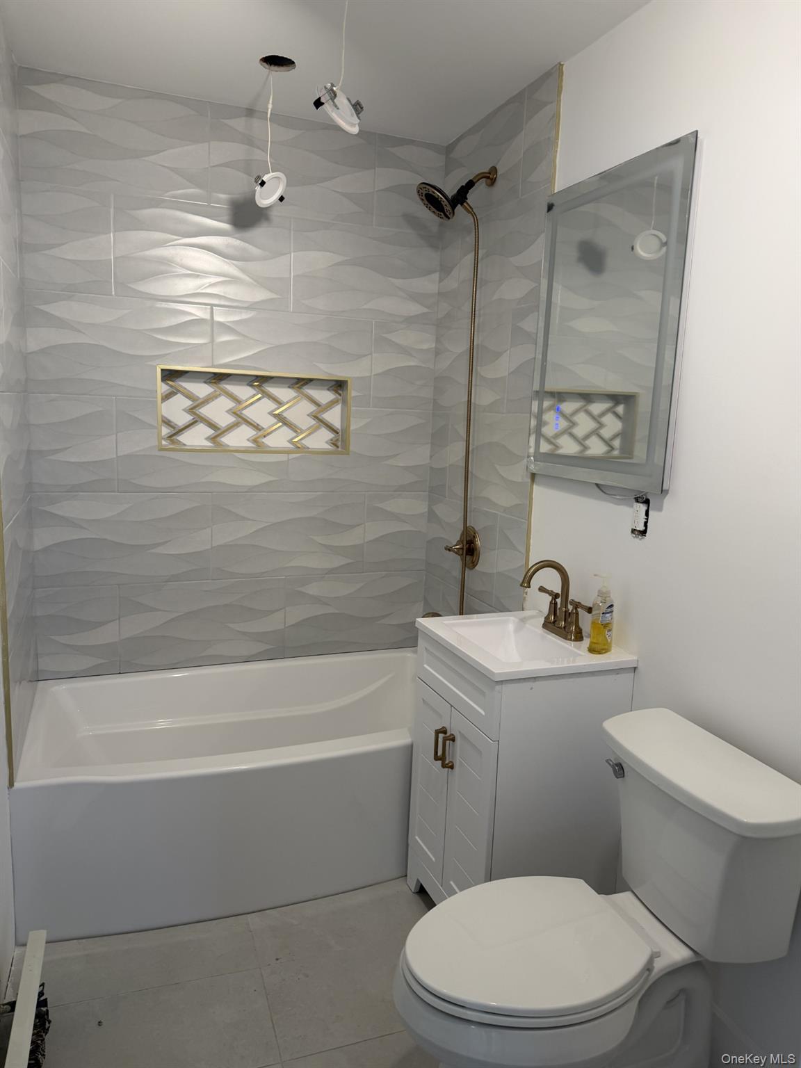 #7 photo, 15 Bond Lane, ناسو Hicksville , NY 11801