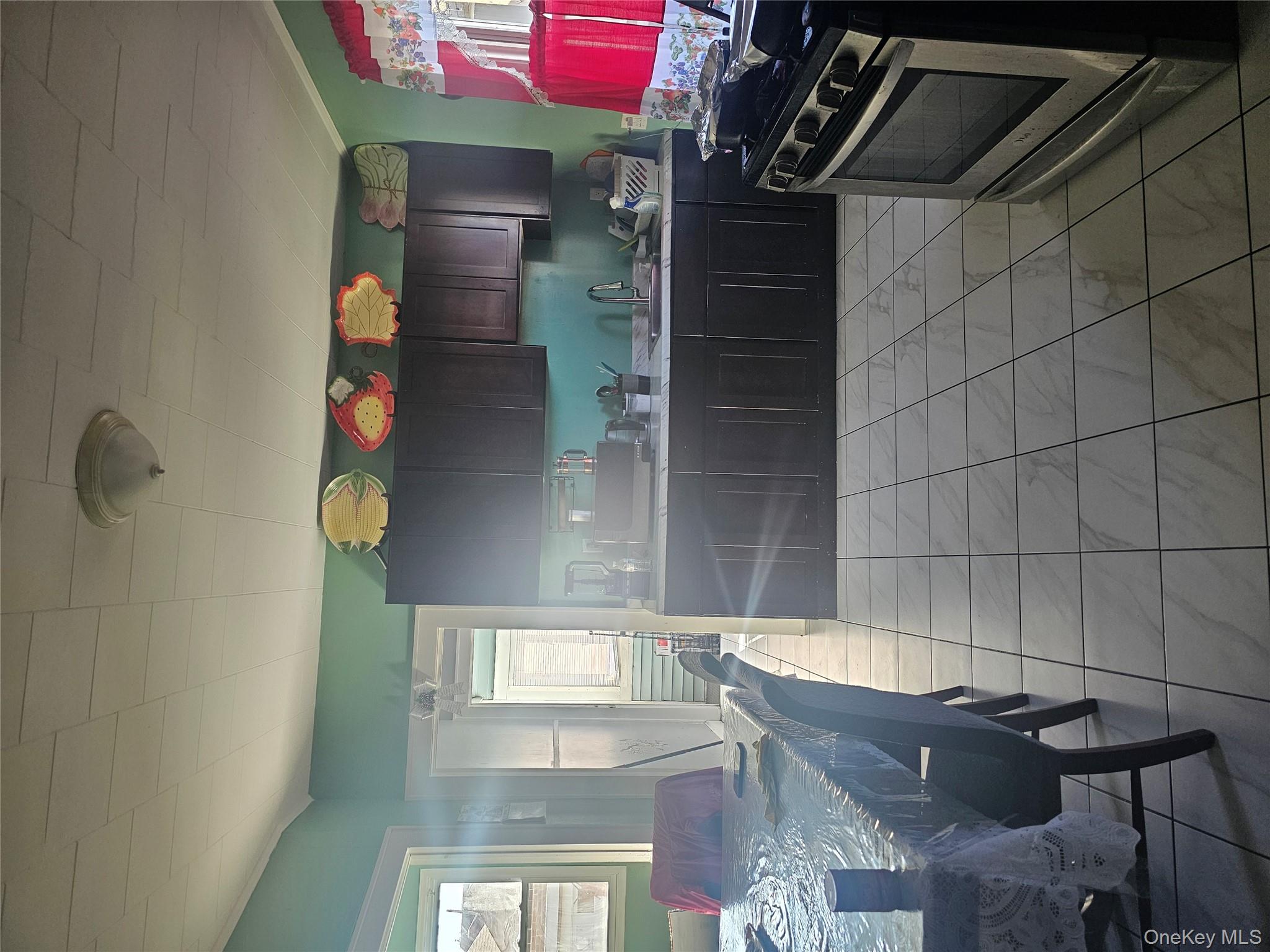 #2 photo, 45 Bayswater Boulevard, नासाउ काउंटी Inwood , NY 11096