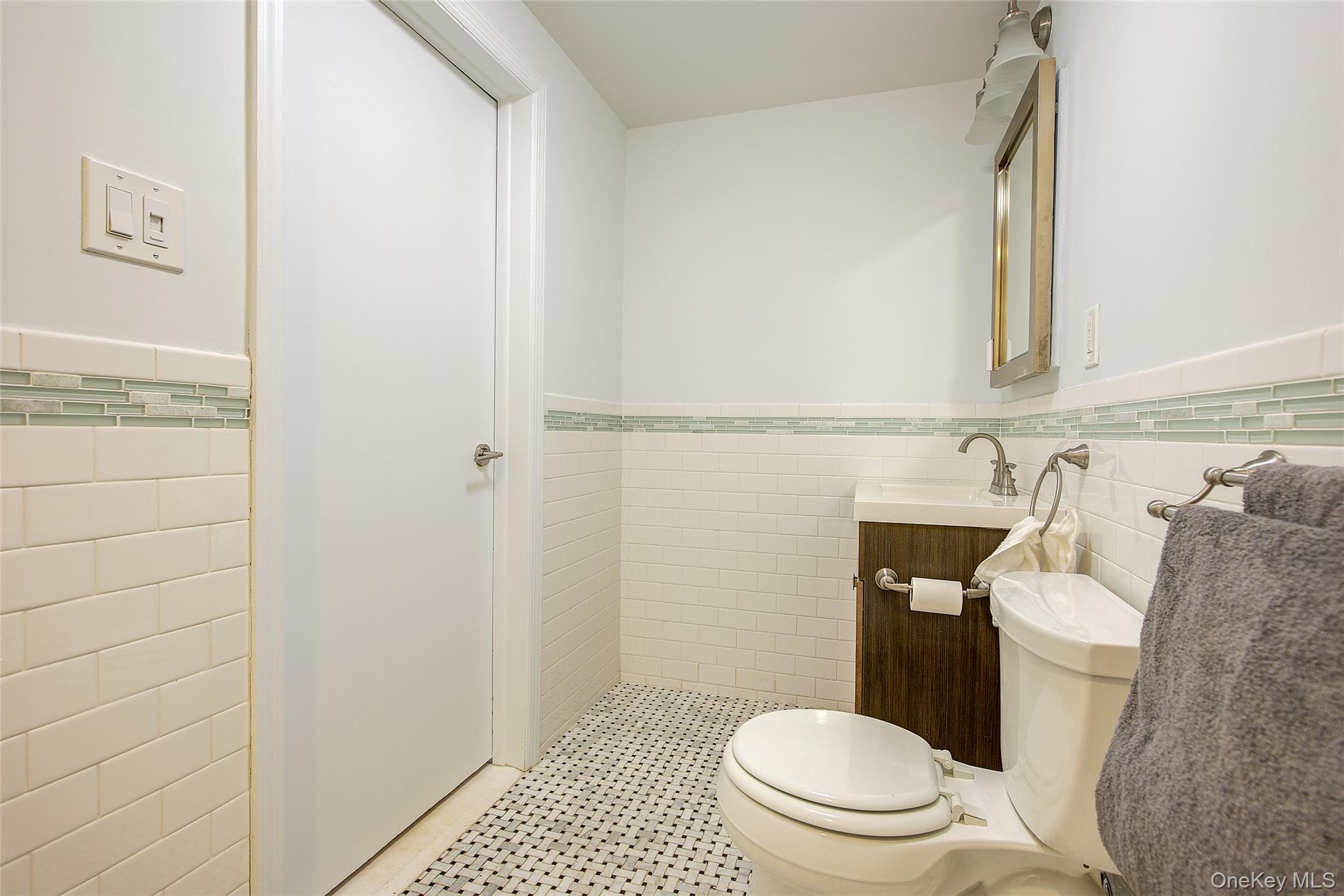 #17 photo, 110-45 Queens Boulevard, Forest Hills , NY 11375