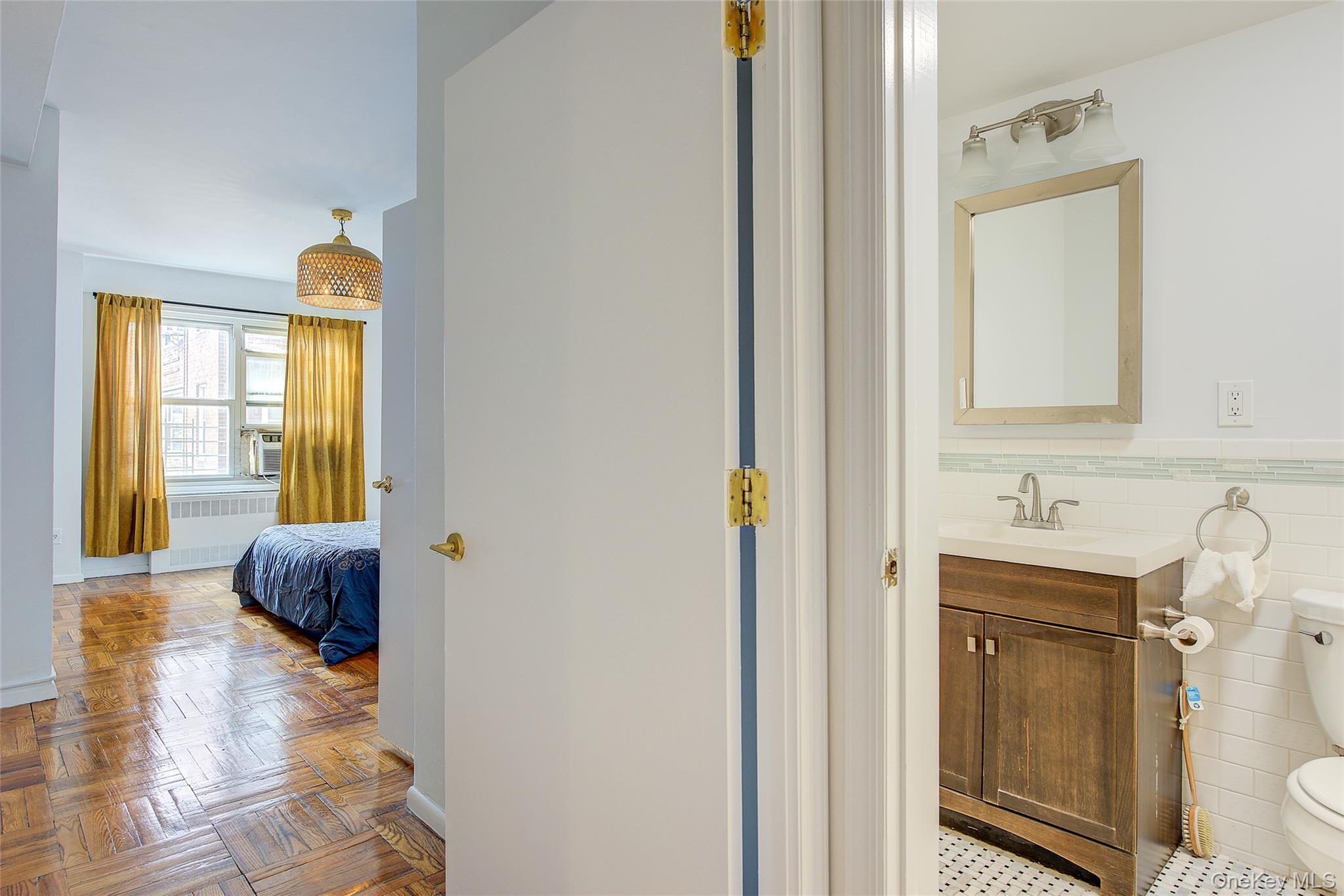 #18 photo, 110-45 Queens Boulevard, Forest Hills , NY 11375