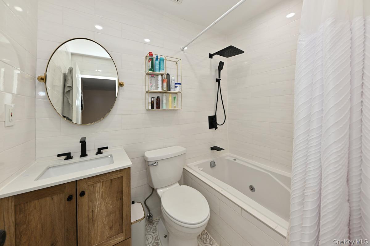 #16 photo, 11 Lomond Avenue, Chestnut Ridge , NY 10977