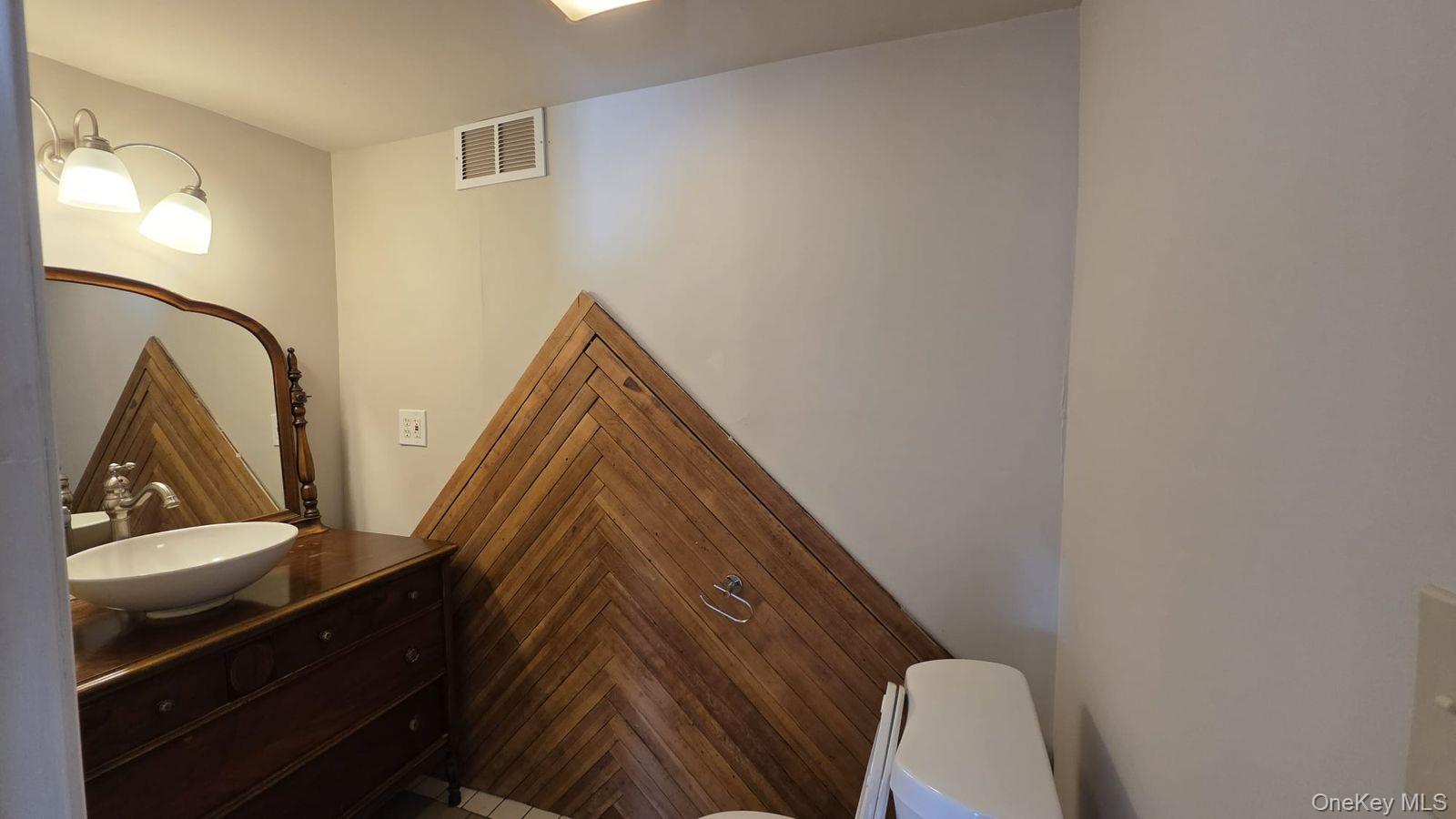 #18 photo, 882 State Route 52, 뉴욕주 Walden , NY 12586