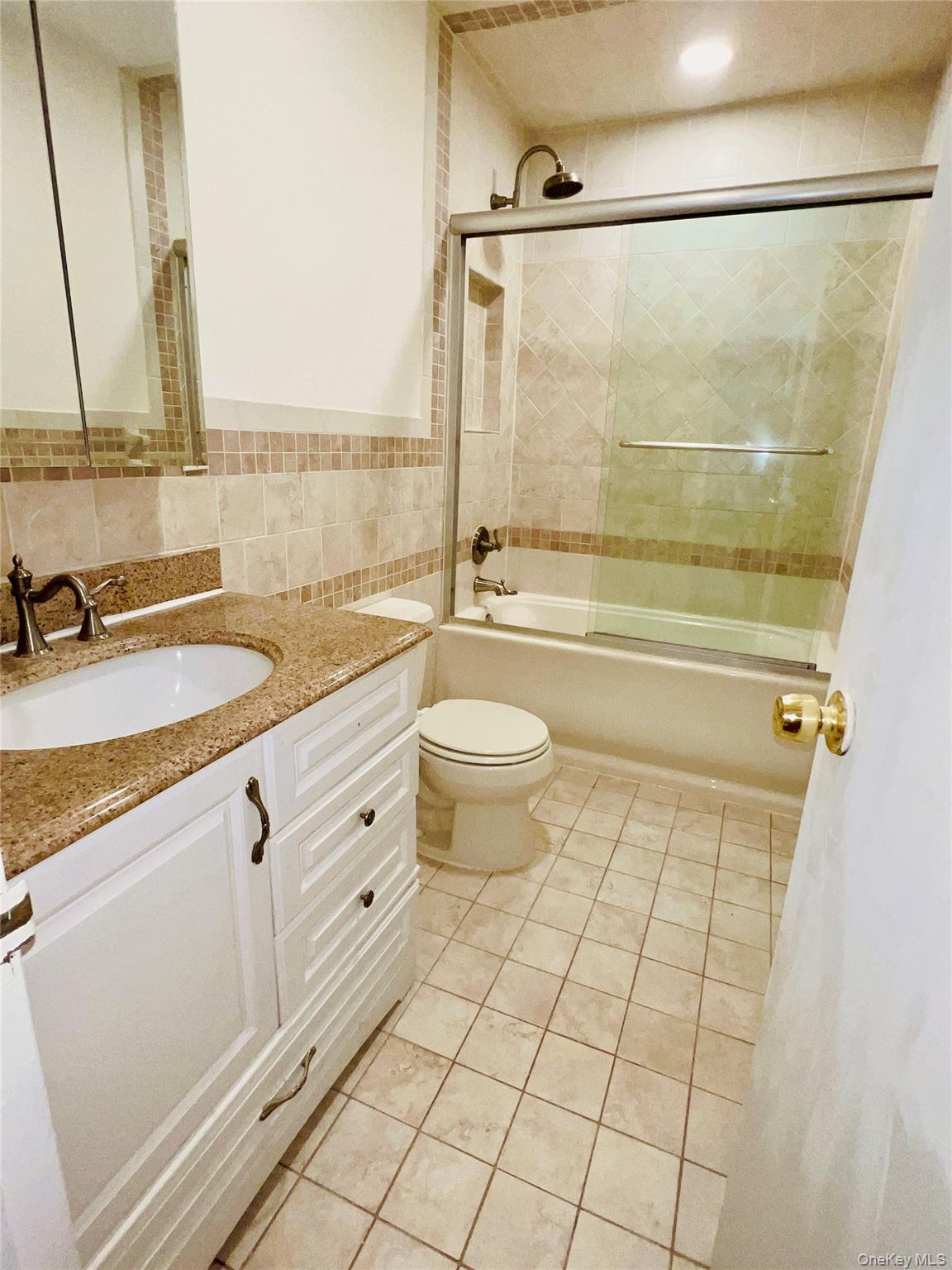 #12 photo, 61-50 219th Street, Oakland Gardens , NY 11364