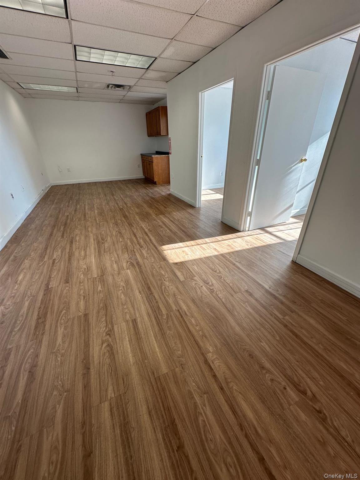 #5 photo, 3800 E Tremont Avenue, Bronx , NY 10465