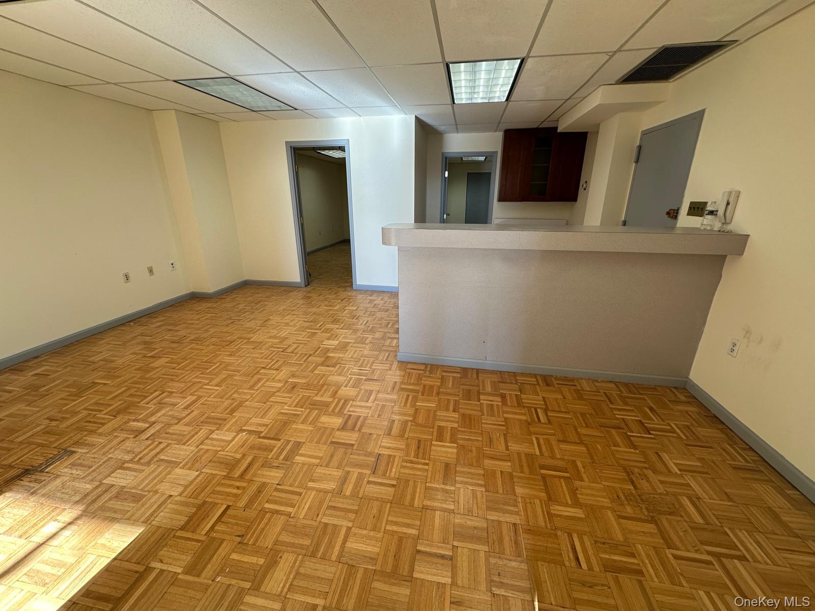 #1 photo, 3800 E Tremont Avenue, Bronx , NY 10465