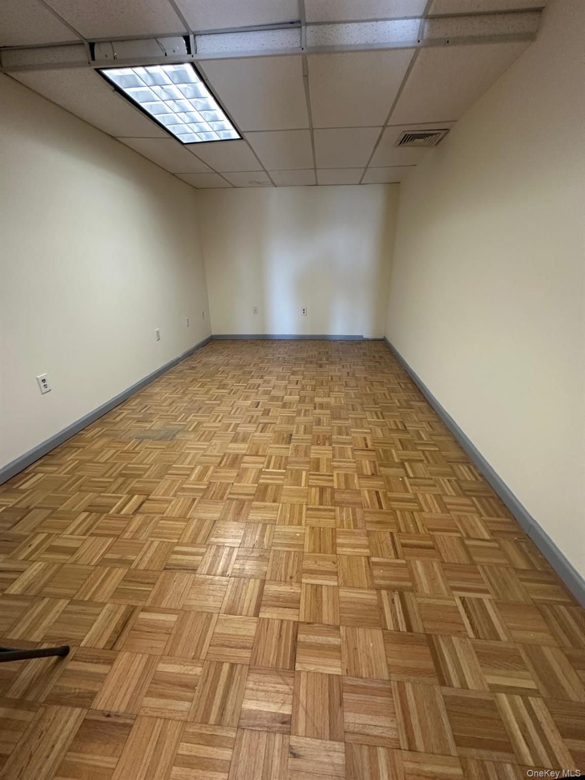 #13 photo, 3800 E Tremont Avenue, Bronx , NY 10465