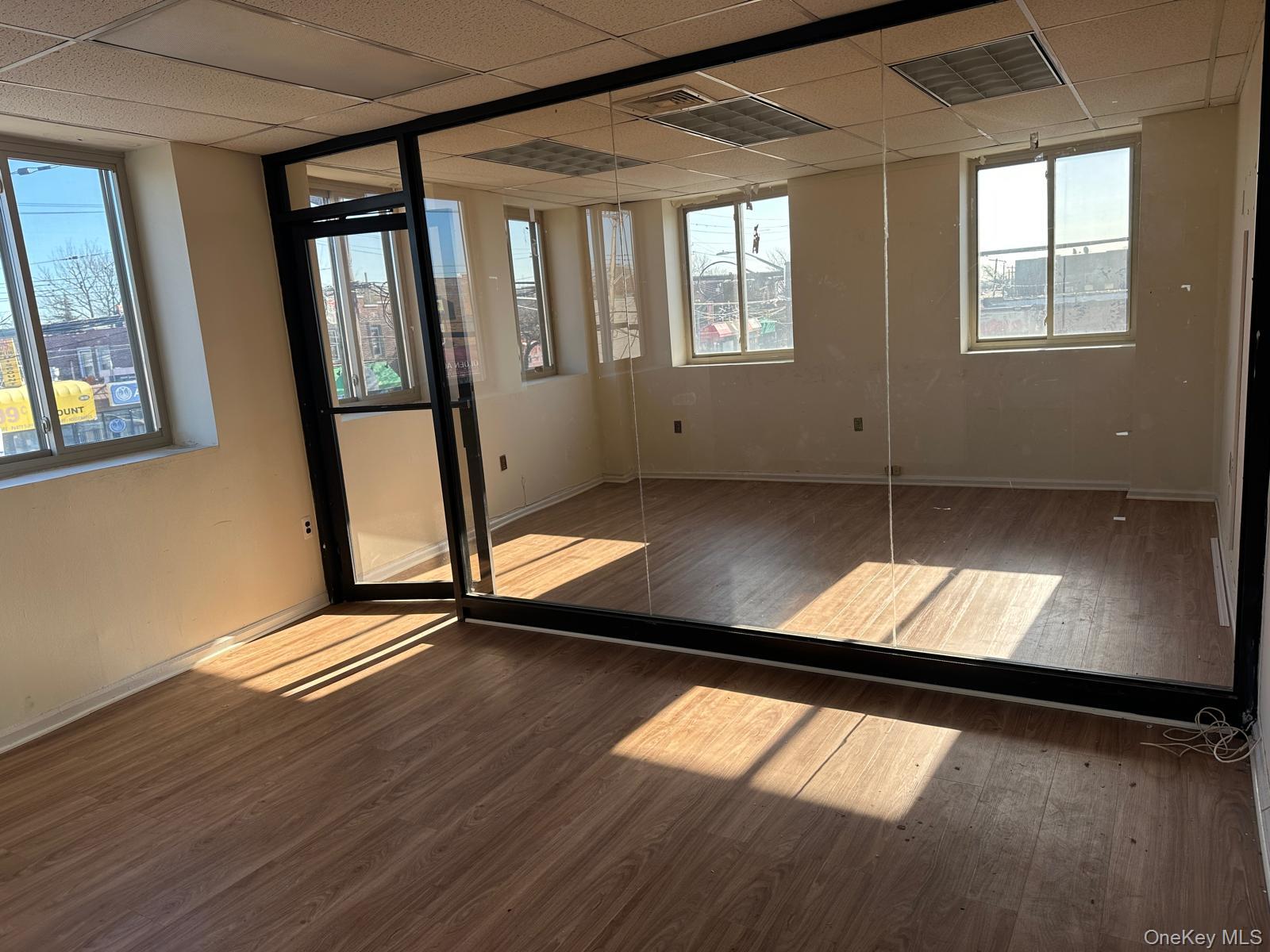 #8 photo, 3800 E Tremont Avenue, Bronx , NY 10465