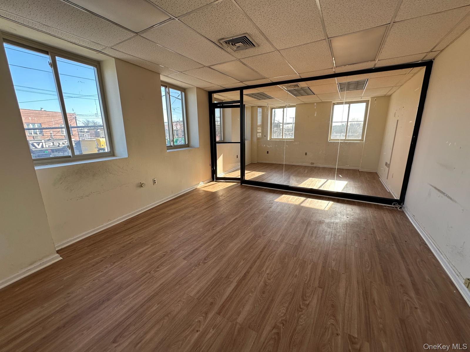 #1 photo, 3800 E Tremont Avenue, Bronx , NY 10465