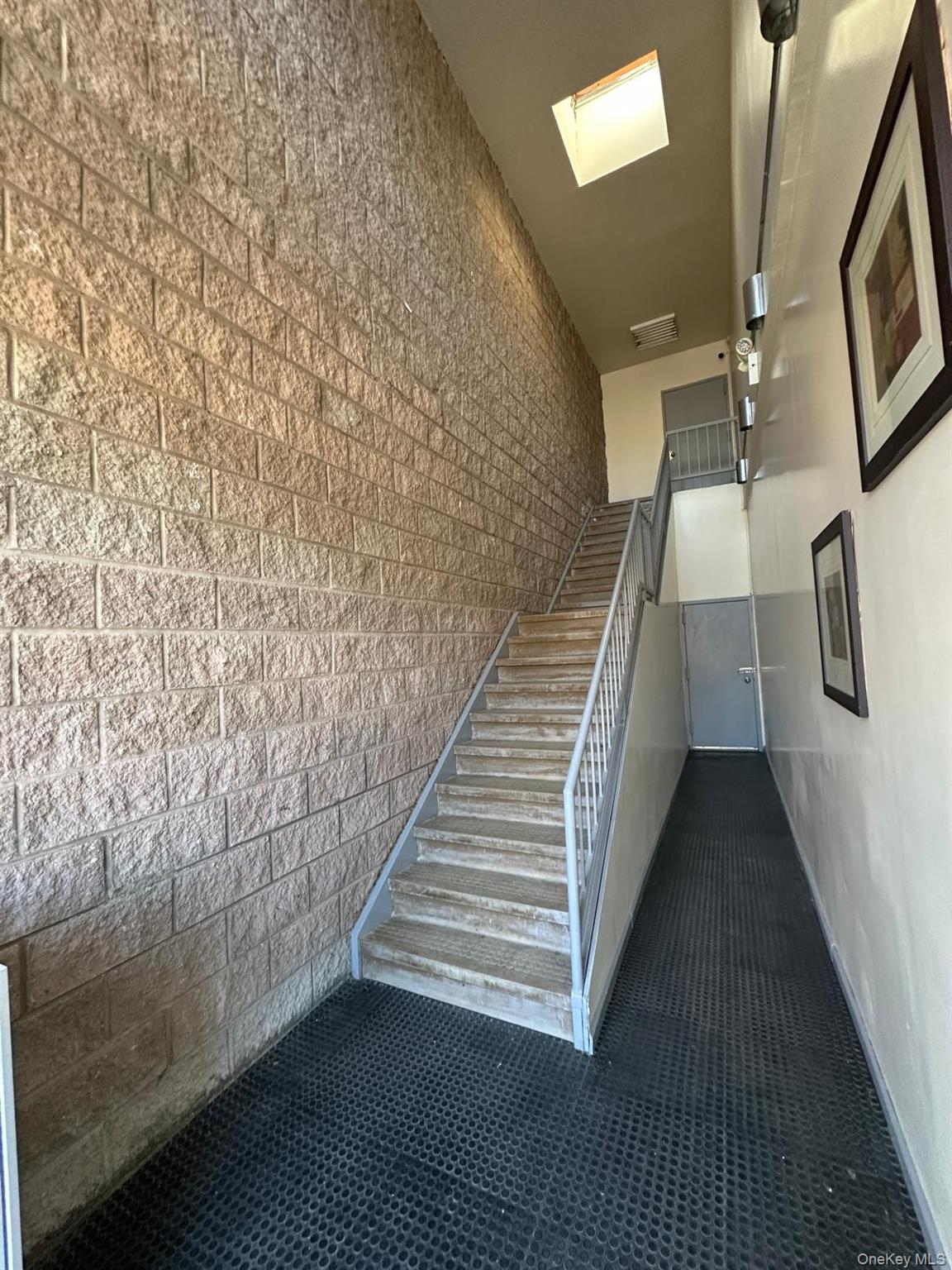 #5 photo, 3800 E Tremont Avenue, Bronx , NY 10465