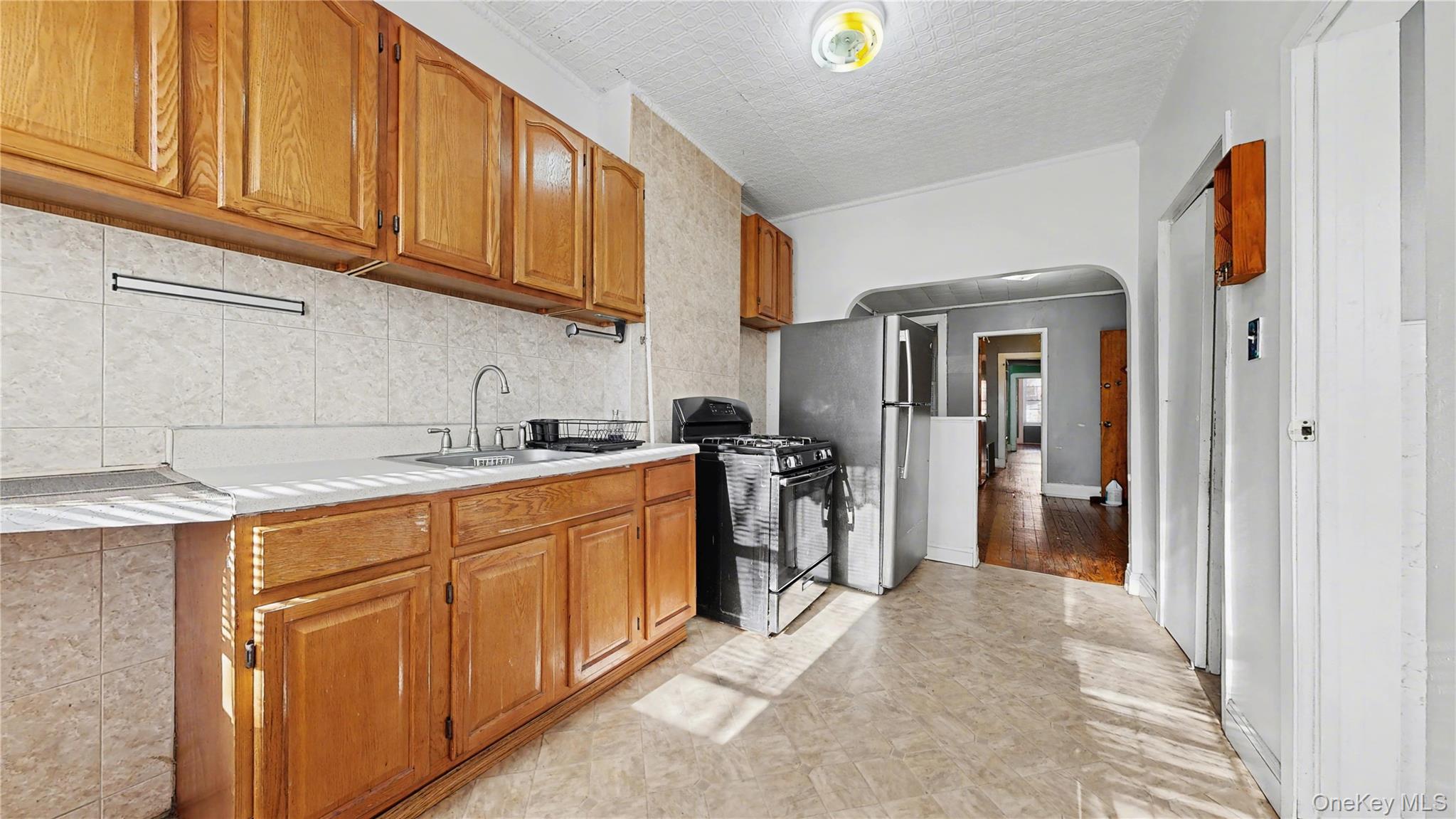 #11 photo, 6424 Madison Street, كوينز Ridgewood , NY 11385