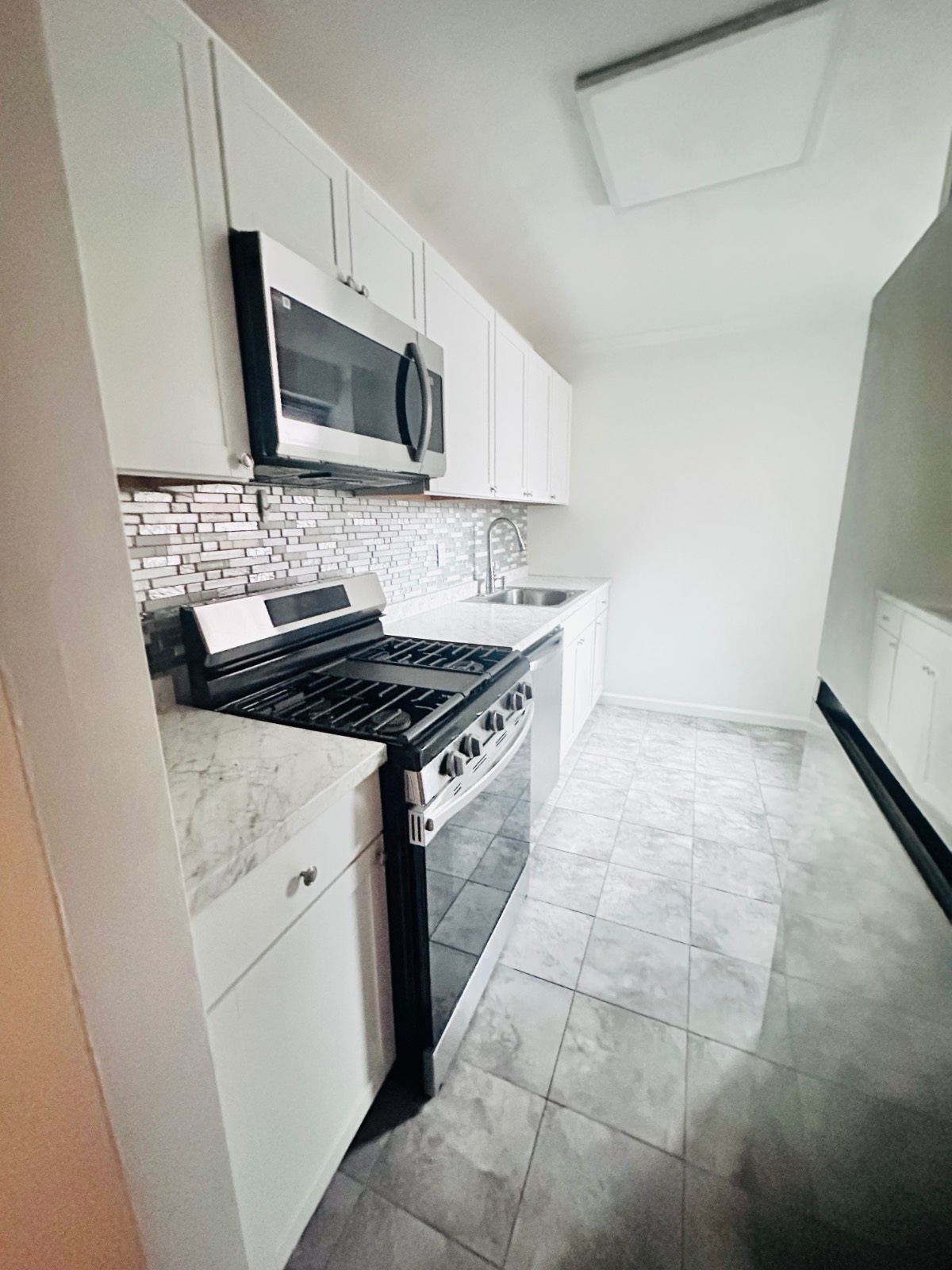 #4 photo, 210  Atlantic Ave, #C2G, 롱 아일랜드 Lynbrook , NY 11563