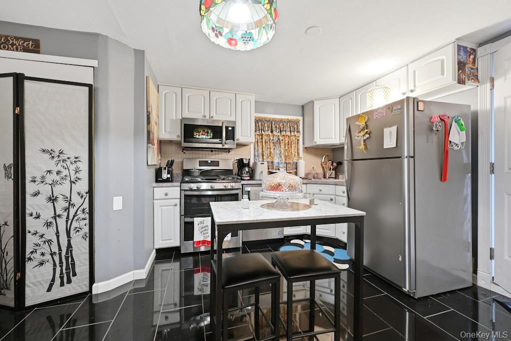 #18 photo, 377 Deer Road, Ronkonkoma , NY 11779