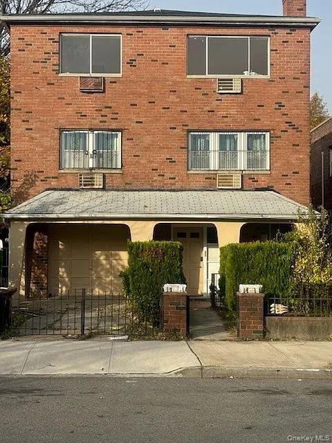 #1 photo, 3315 Radcliff Avenue, הברונקס Bronx , NY 10469