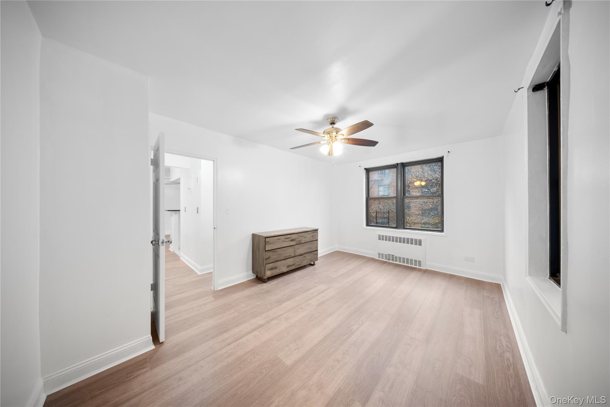 #14 photo, 15030 71 Avenue, कुईंस Flushing , NY 11367