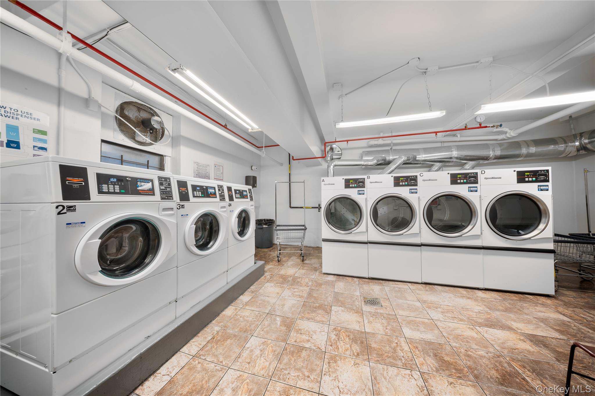 #16 photo, 15030 71 Avenue, कुईंस Flushing , NY 11367