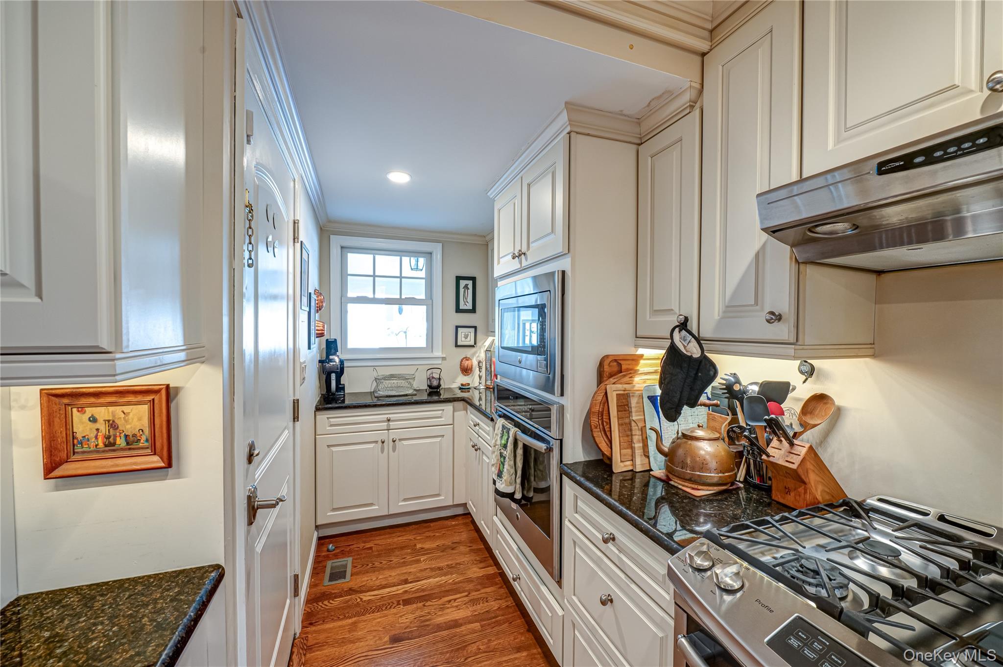 #10 photo, 335 Landing Avenue, सफ़ोक काउंटी Smithtown , NY 11787