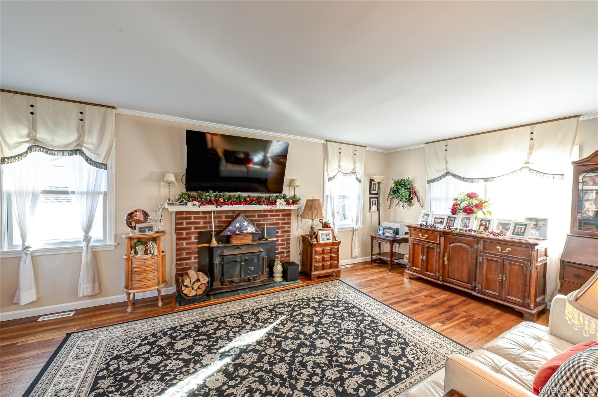 #16 photo, 335 Landing Avenue, सफ़ोक काउंटी Smithtown , NY 11787