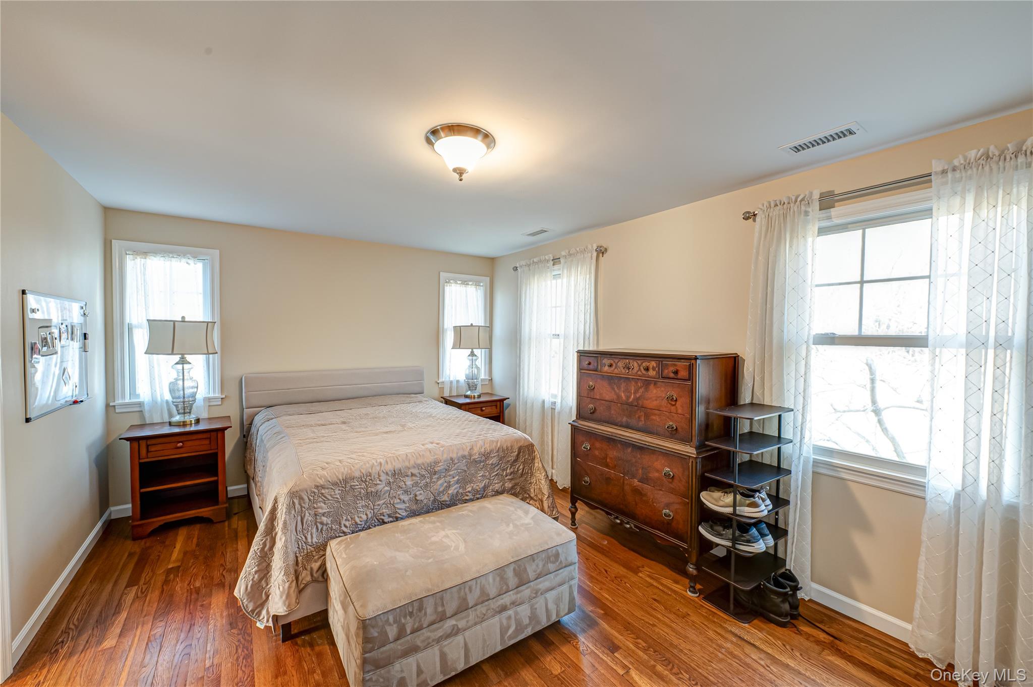 #20 photo, 335 Landing Avenue, सफ़ोक काउंटी Smithtown , NY 11787