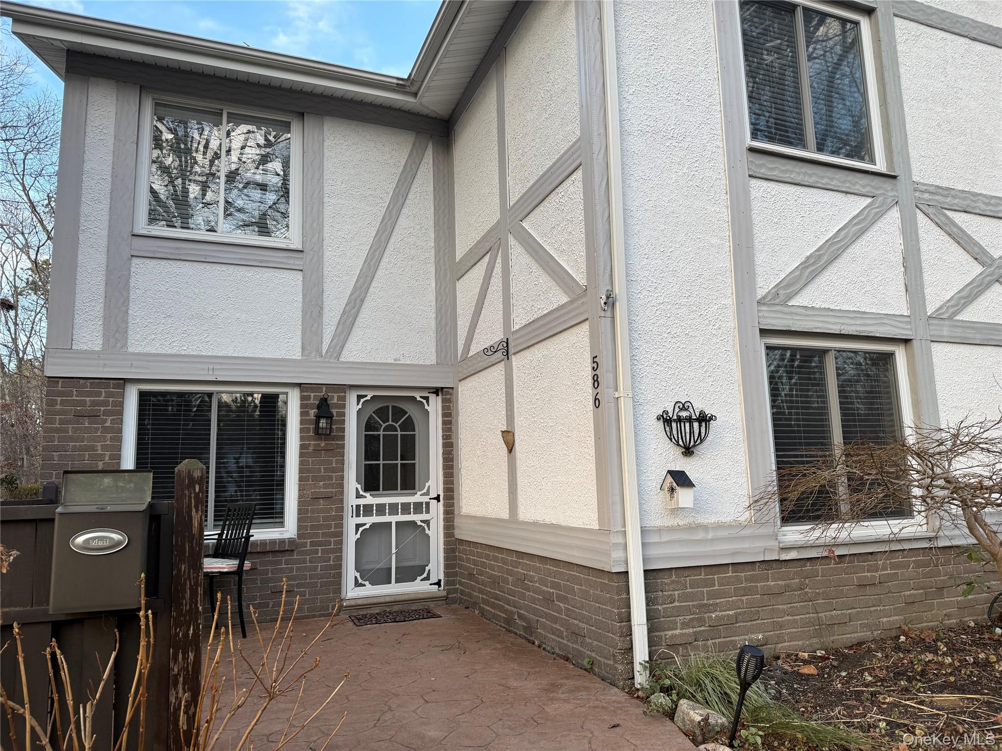 #1 photo, 586 Blue Ridge Drive, מחוז סאפוק Medford , NY 11763