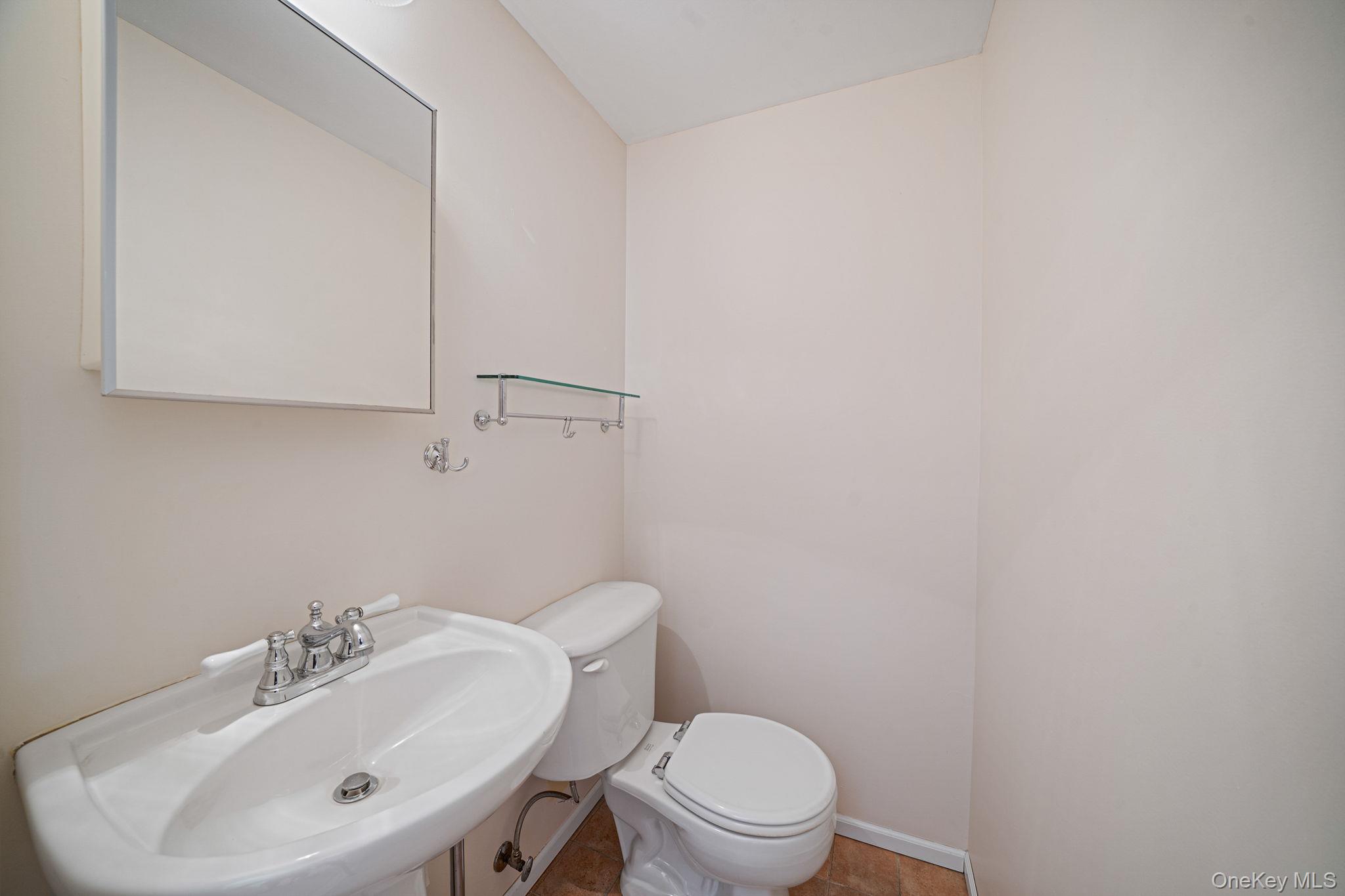 #17 photo, 586 Blue Ridge Drive, Medford , NY 11763