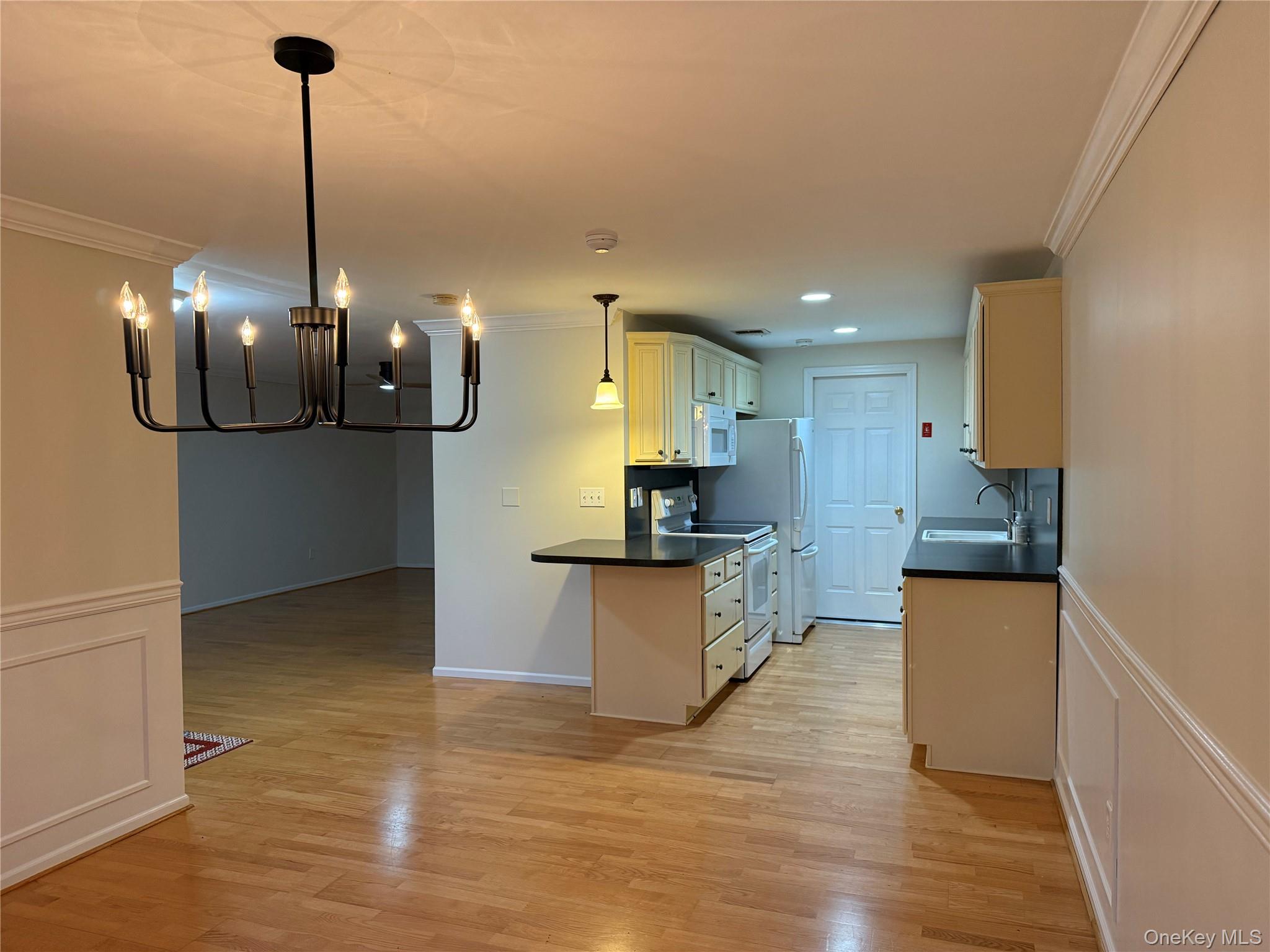 #4 photo, 586 Blue Ridge Drive, מחוז סאפוק Medford , NY 11763