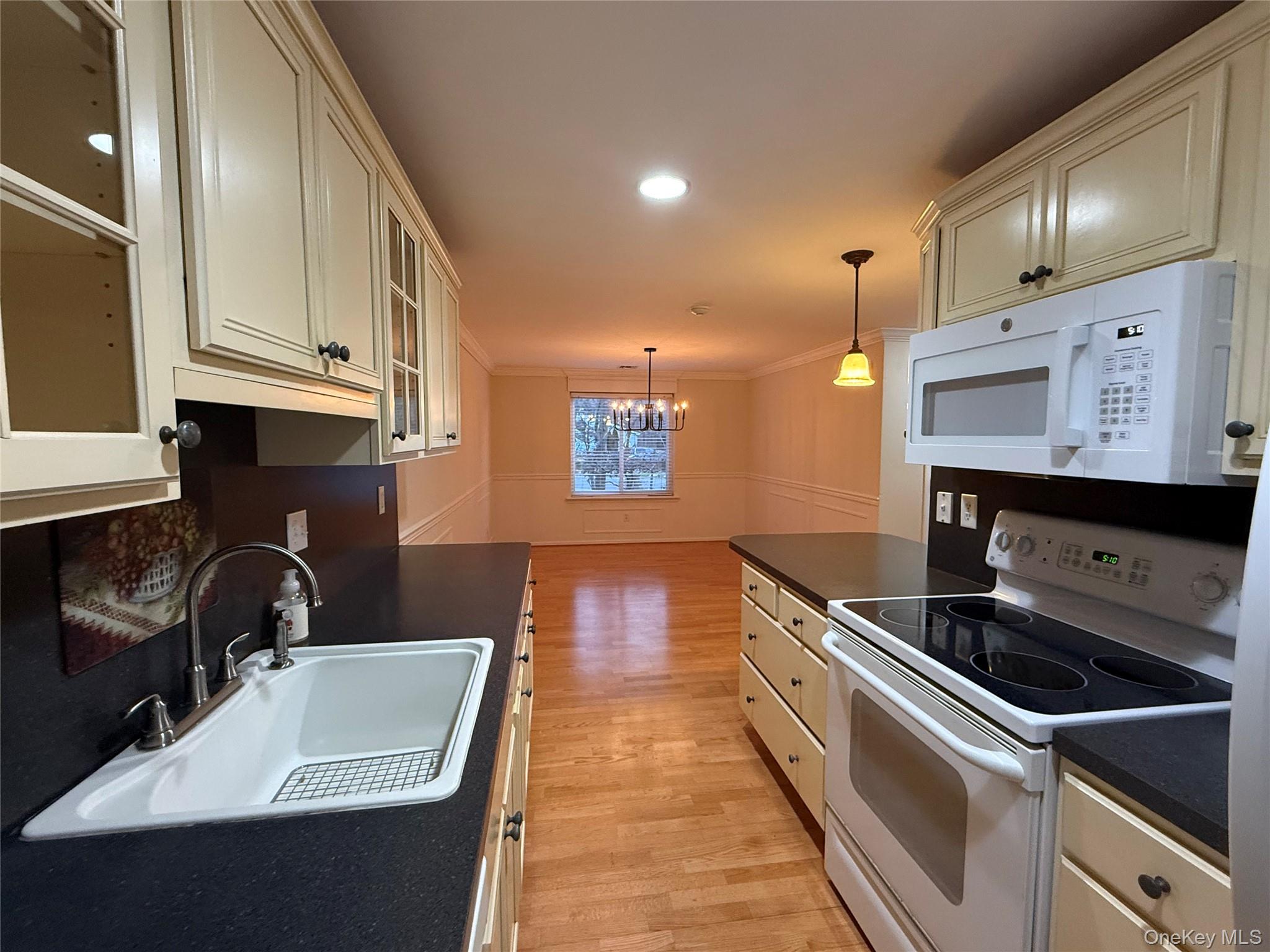 #6 photo, 586 Blue Ridge Drive, מחוז סאפוק Medford , NY 11763