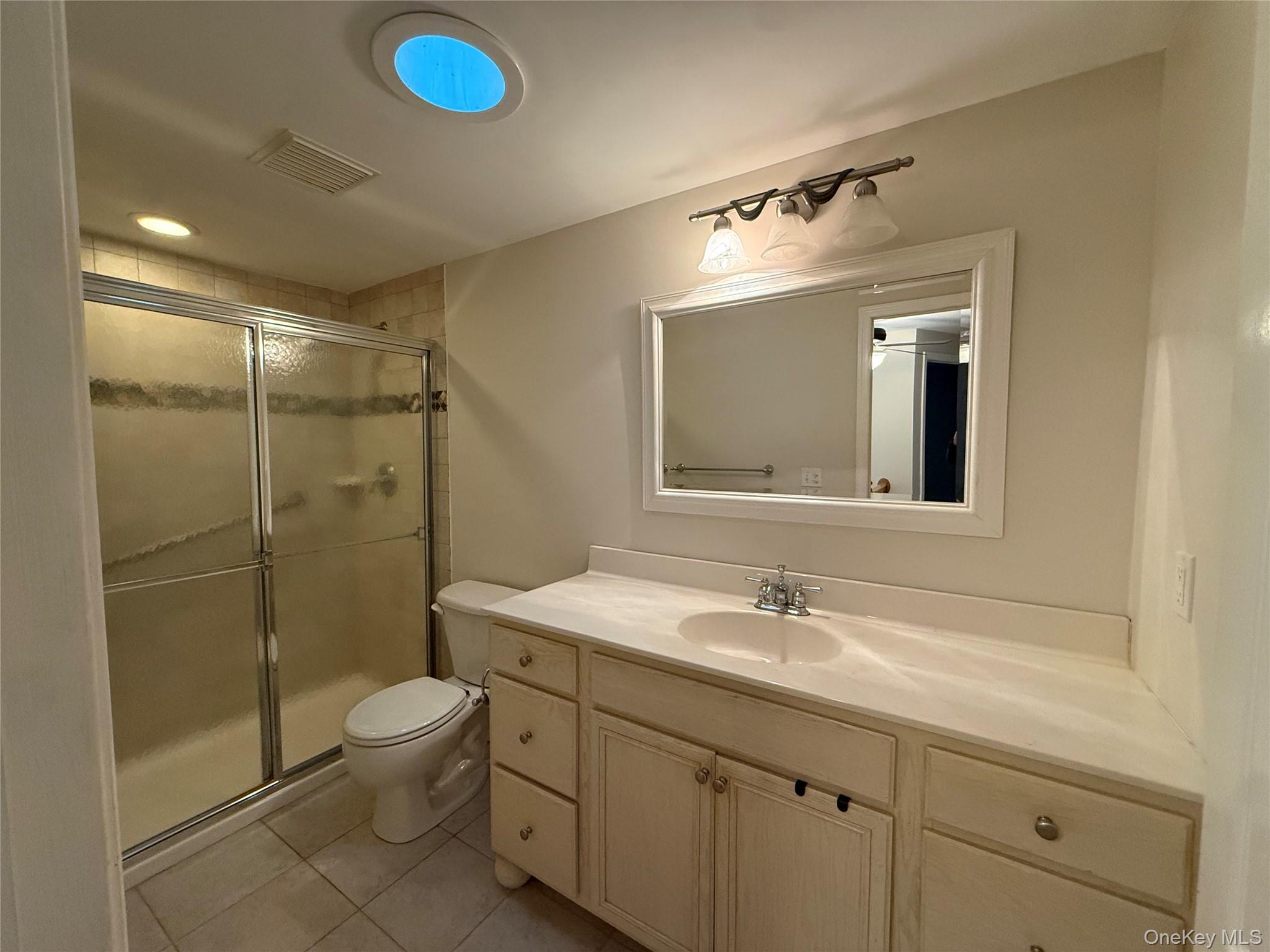 #7 photo, 586 Blue Ridge Drive, מחוז סאפוק Medford , NY 11763