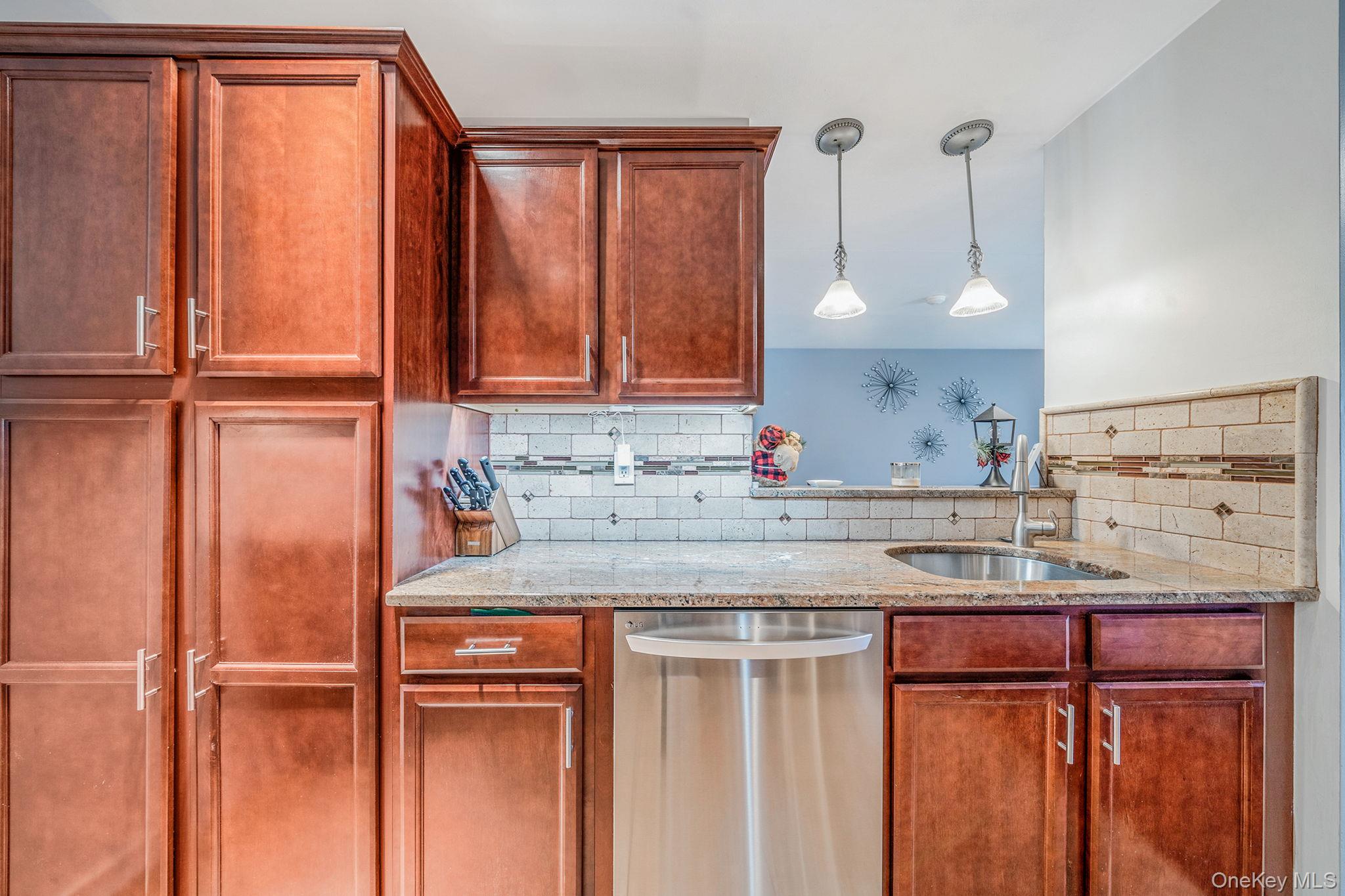 #11 photo, 189 Haddon Hollow Court, Middle Island , NY 11953