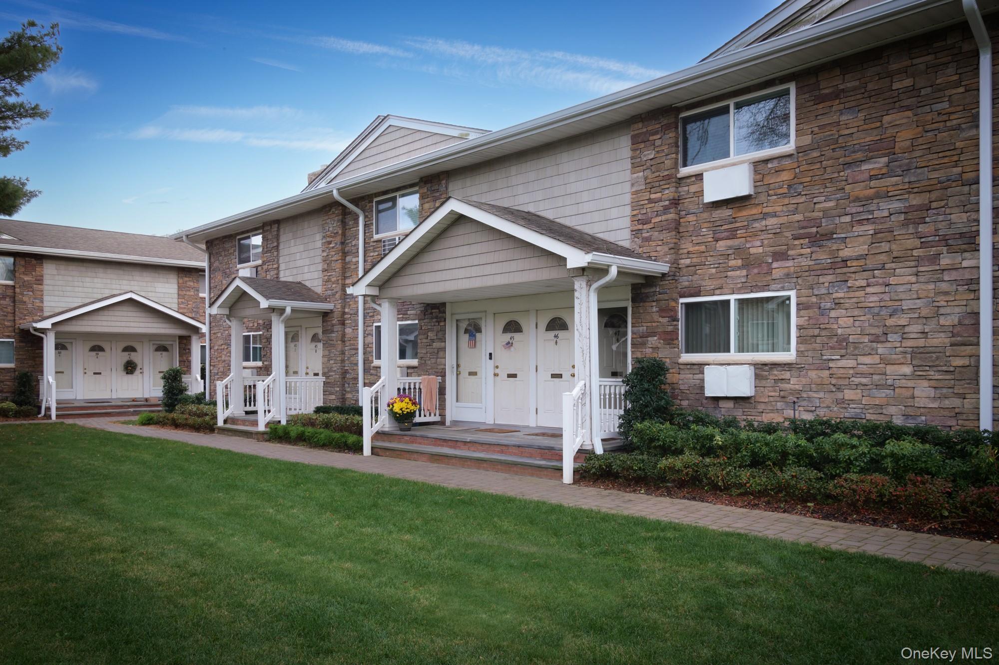 #1 photo, 50 Friendly Court, سوفولك Babylon , NY 11704