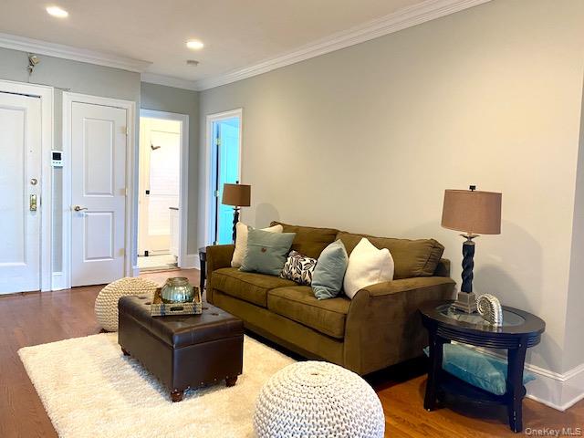 #5 photo, 1240 W Broadway, Нассау ‖ Hewlett , NY 11557