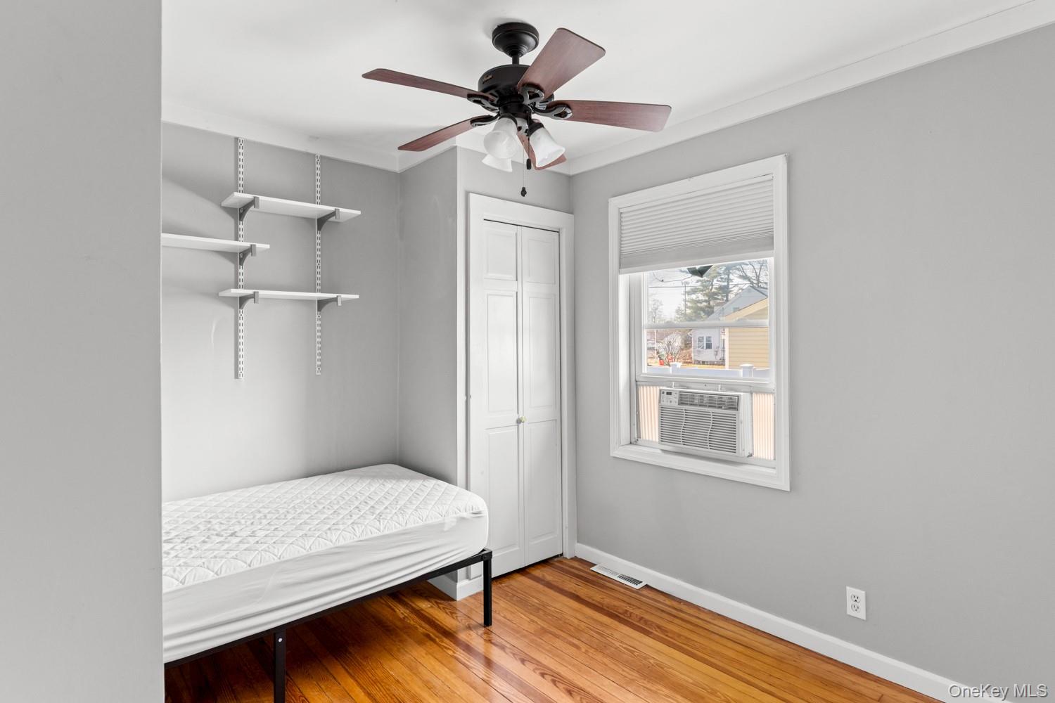 #8 photo, 105A Muncy Avenue, सफ़ोक काउंटी West Babylon , NY 11704