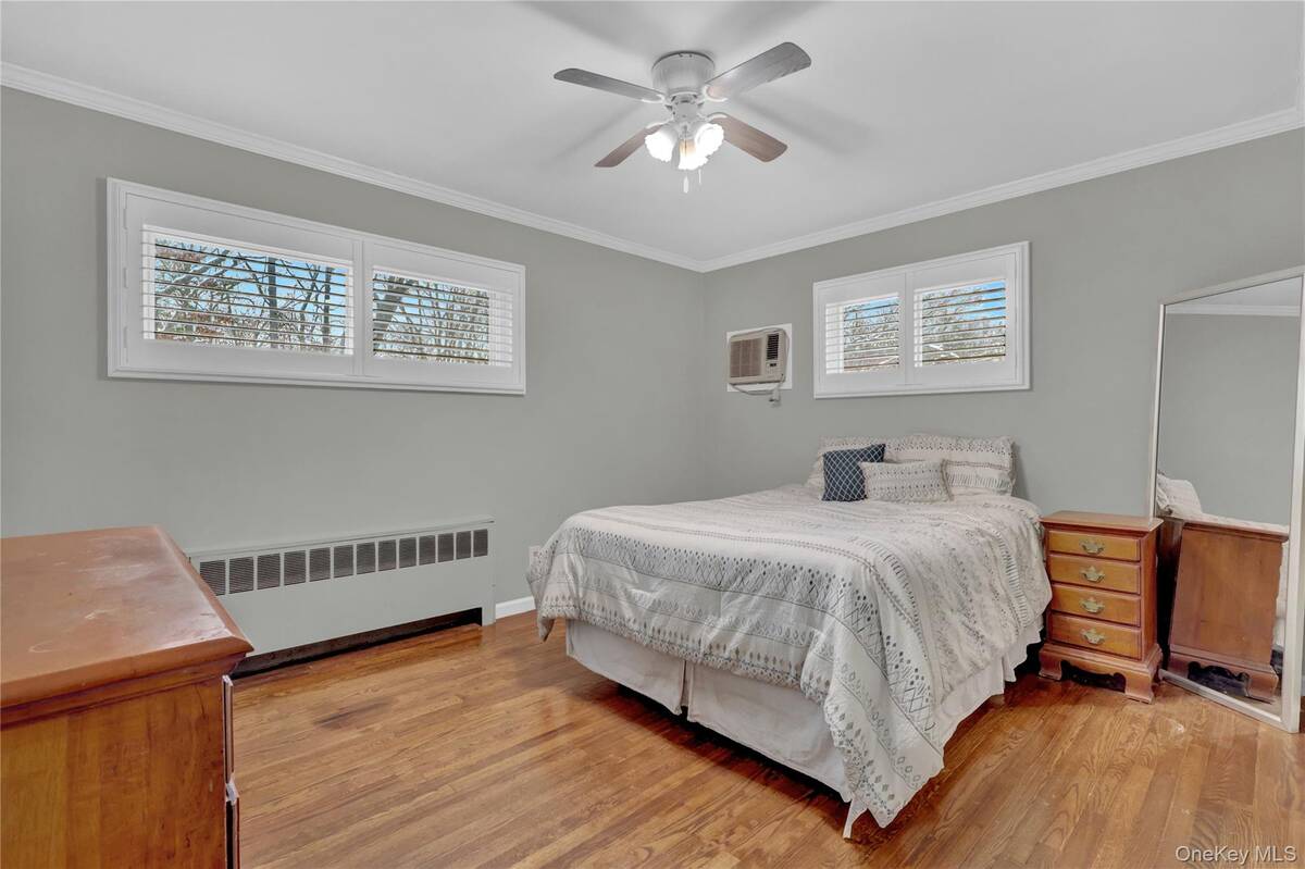 #15 photo, 199 August Road, North Babylon , NY 11703