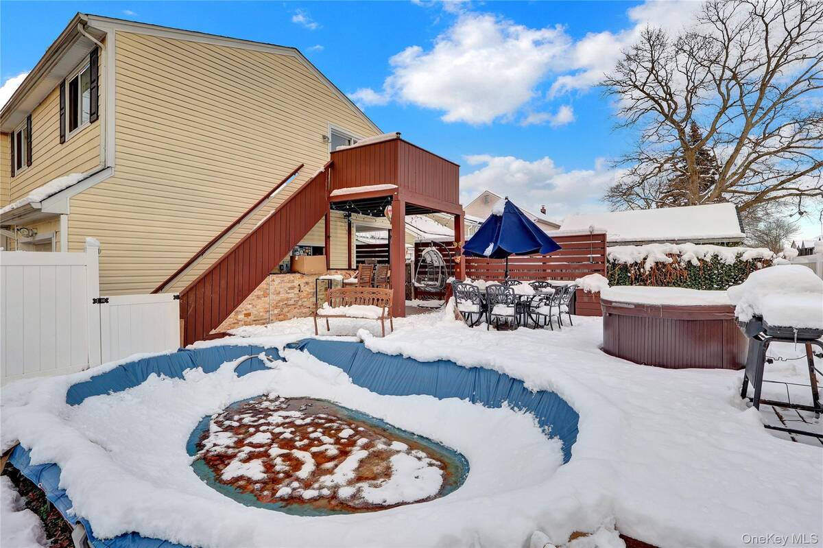 #31 photo, 199 August Road, North Babylon , NY 11703