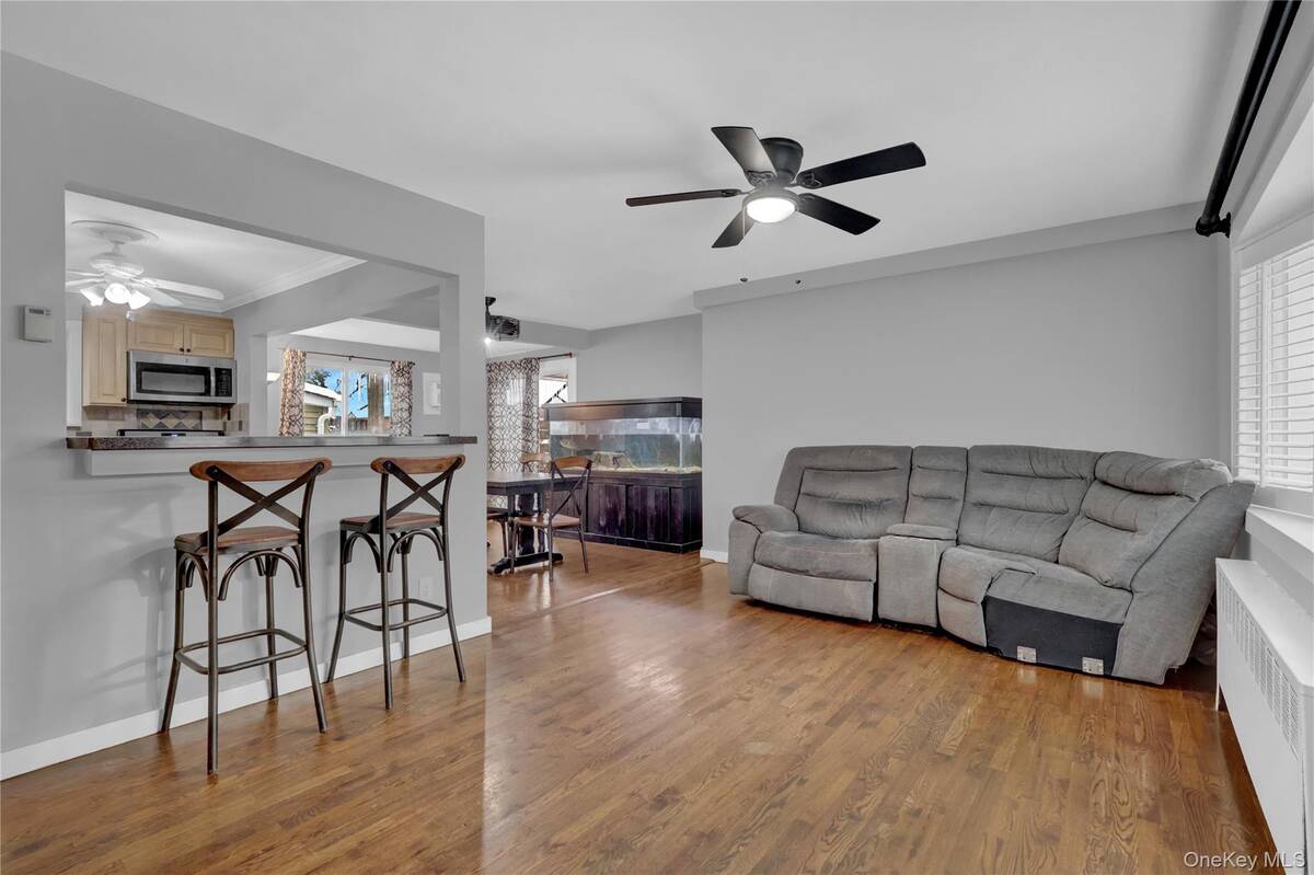 #4 photo, 199 August Road, North Babylon , NY 11703