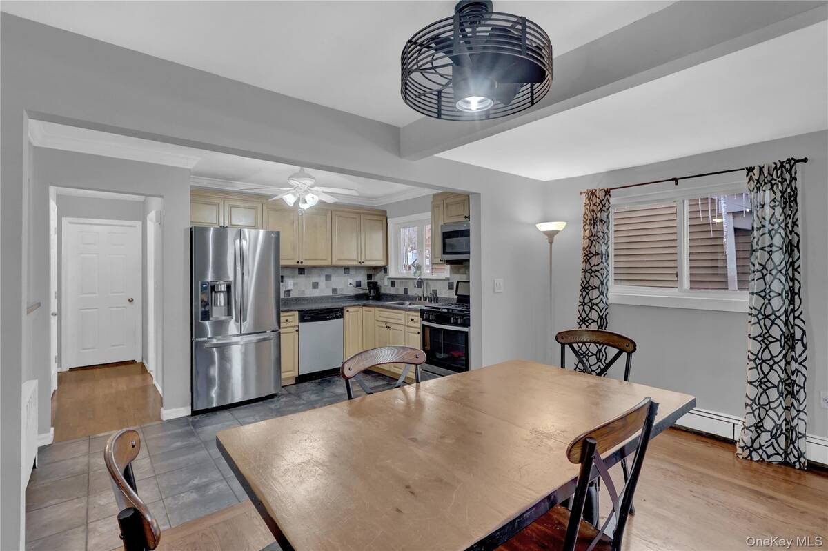 #5 photo, 199 August Road, North Babylon , NY 11703